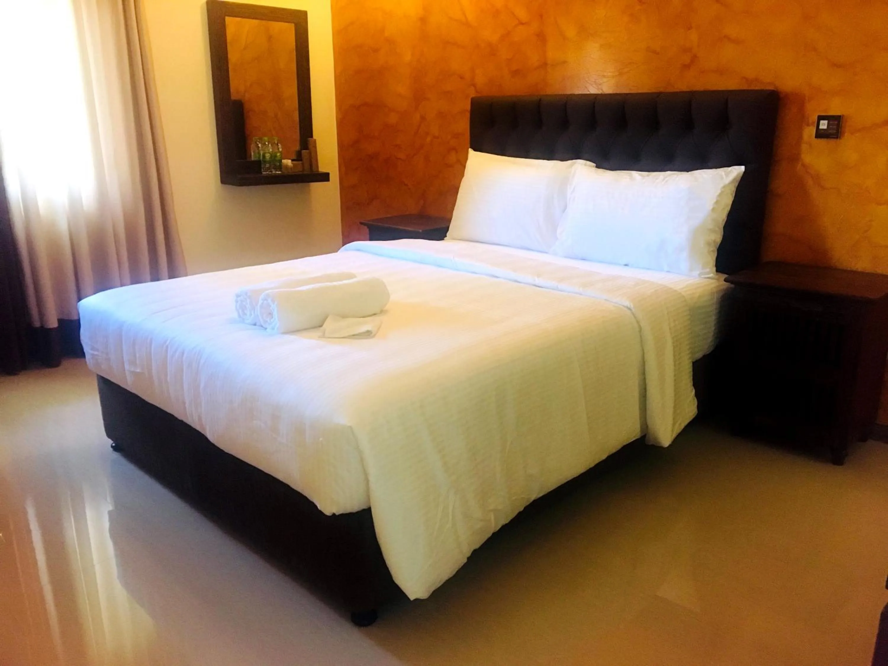 Photo of the whole room, Bed in Forever City Hotel