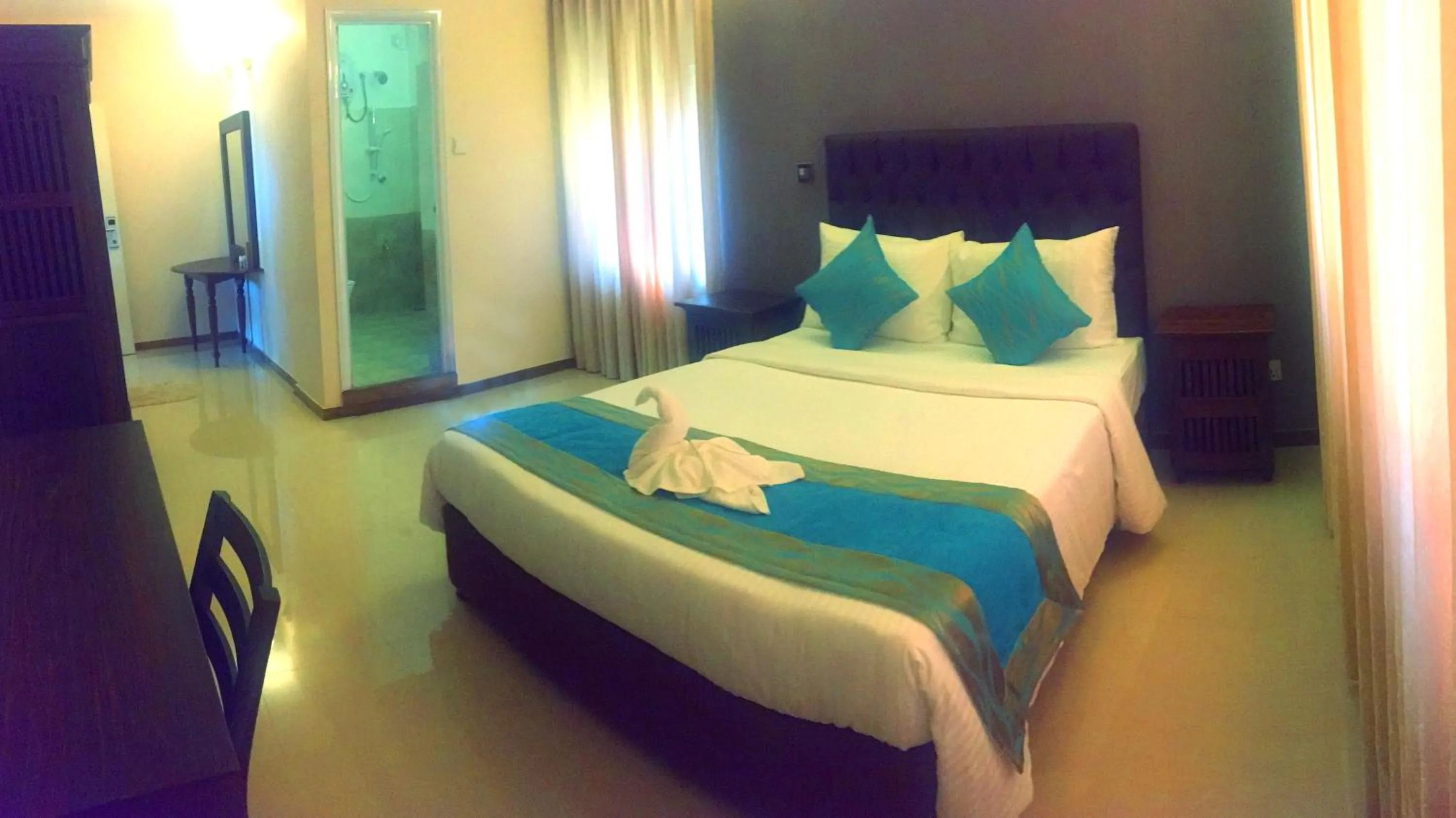 Photo of the whole room, Bed in Forever City Hotel