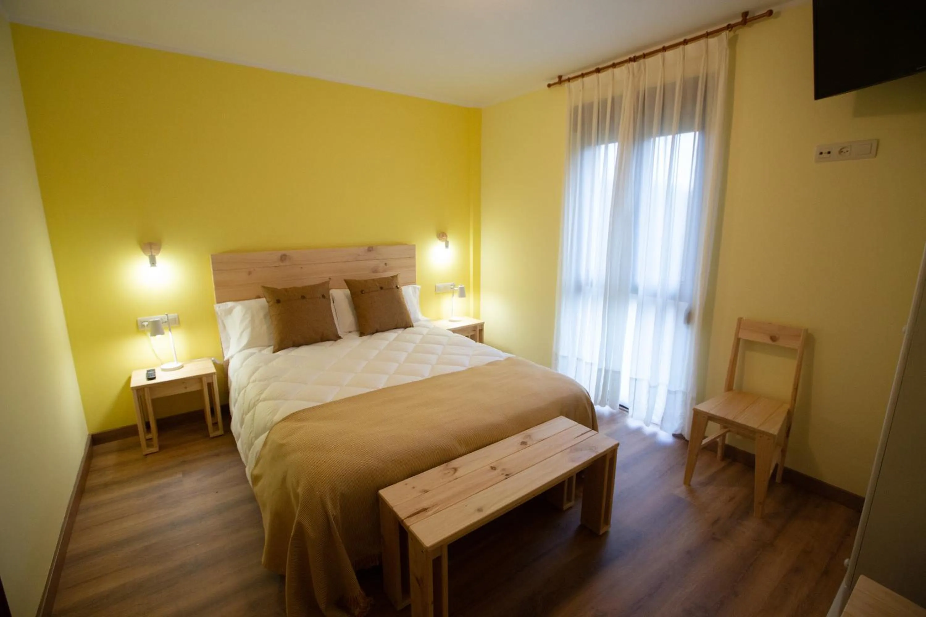 Photo of the whole room, Bed in La Casona de Cardes