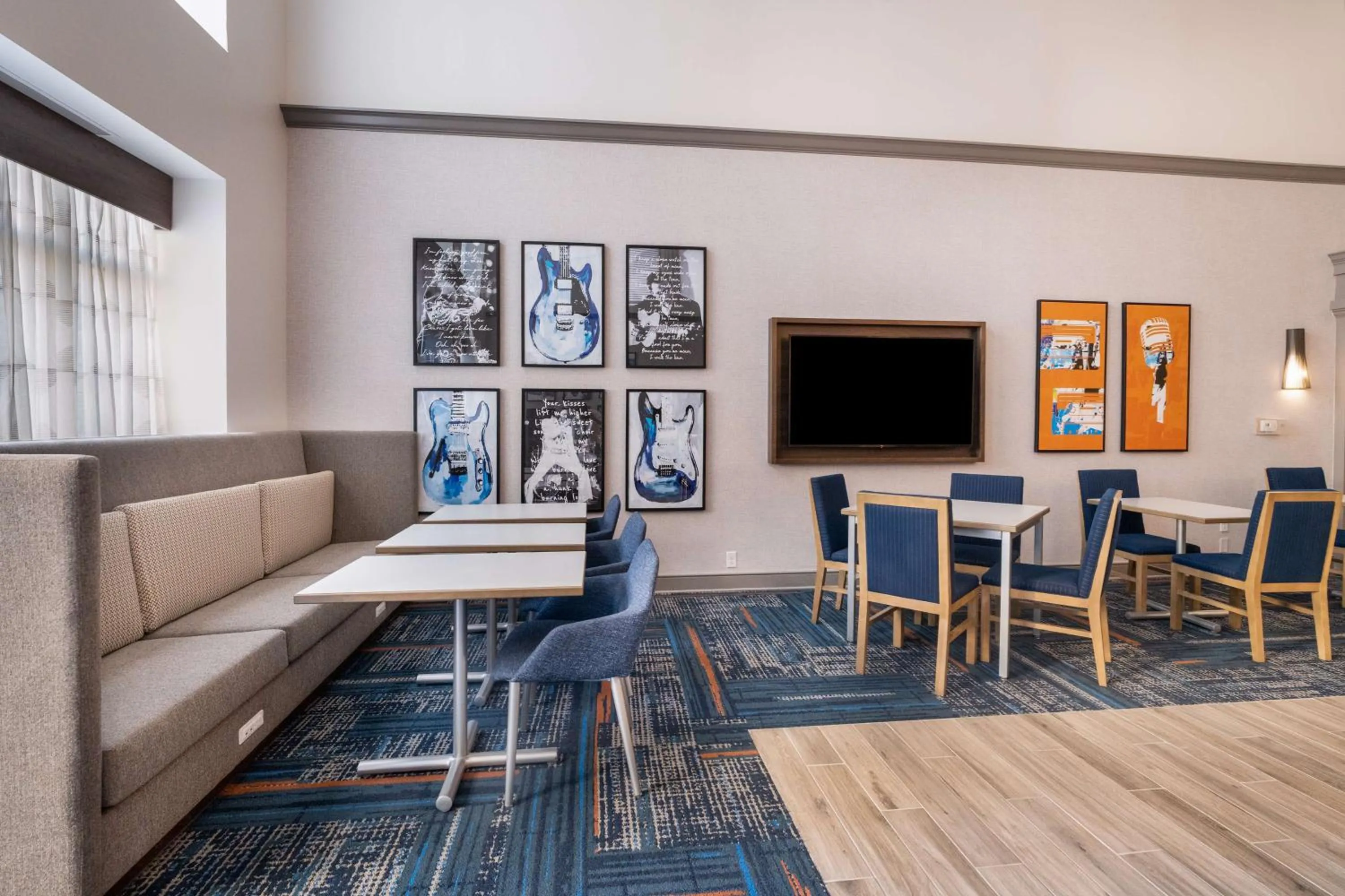 Breakfast in Hampton Inn & Suites Memphis East Germantown Area