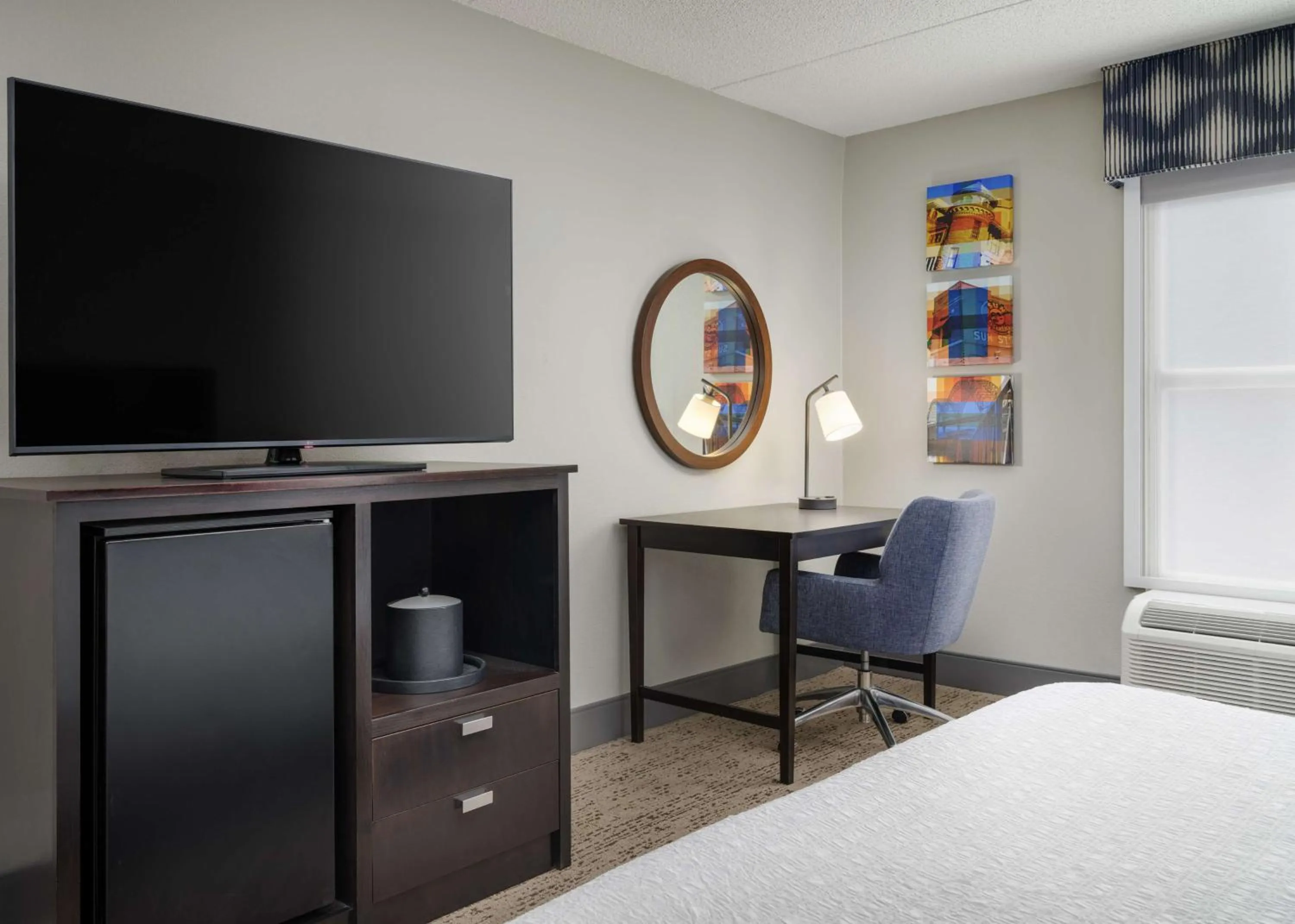 Bedroom, Bed in Hampton Inn & Suites Memphis East Germantown Area