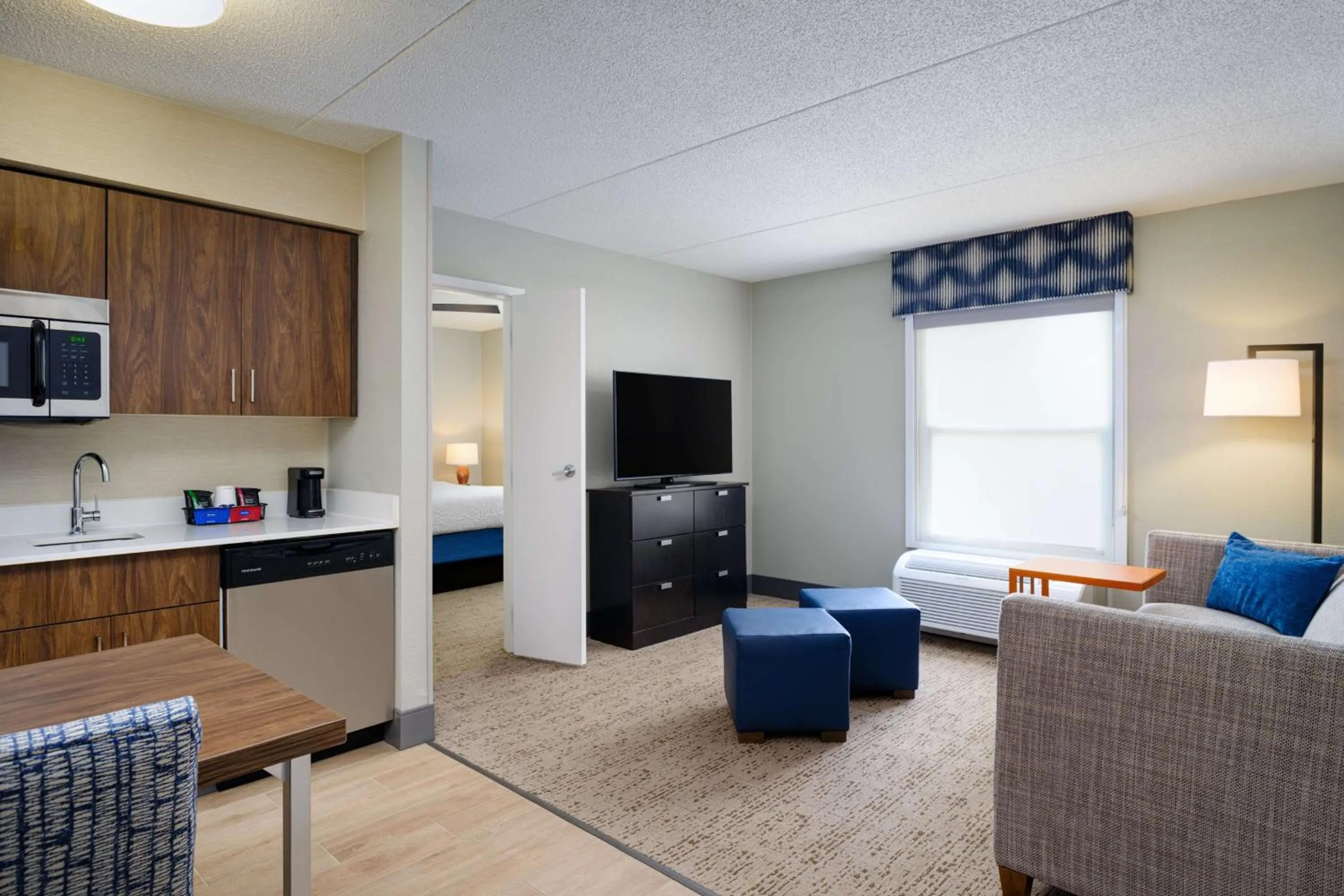 Bed in Hampton Inn & Suites Memphis East Germantown Area