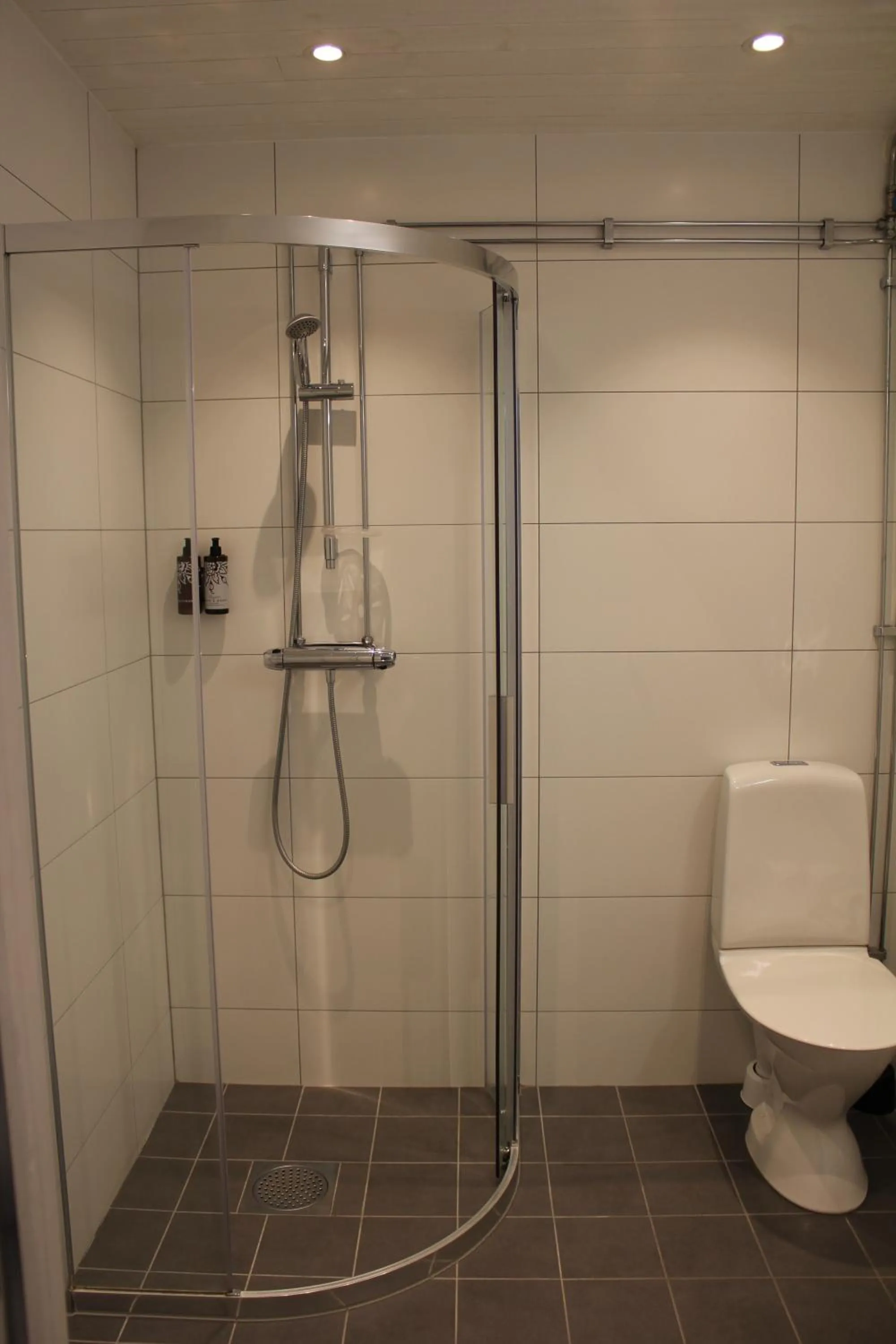 Bathroom in Olarsgården Hotell