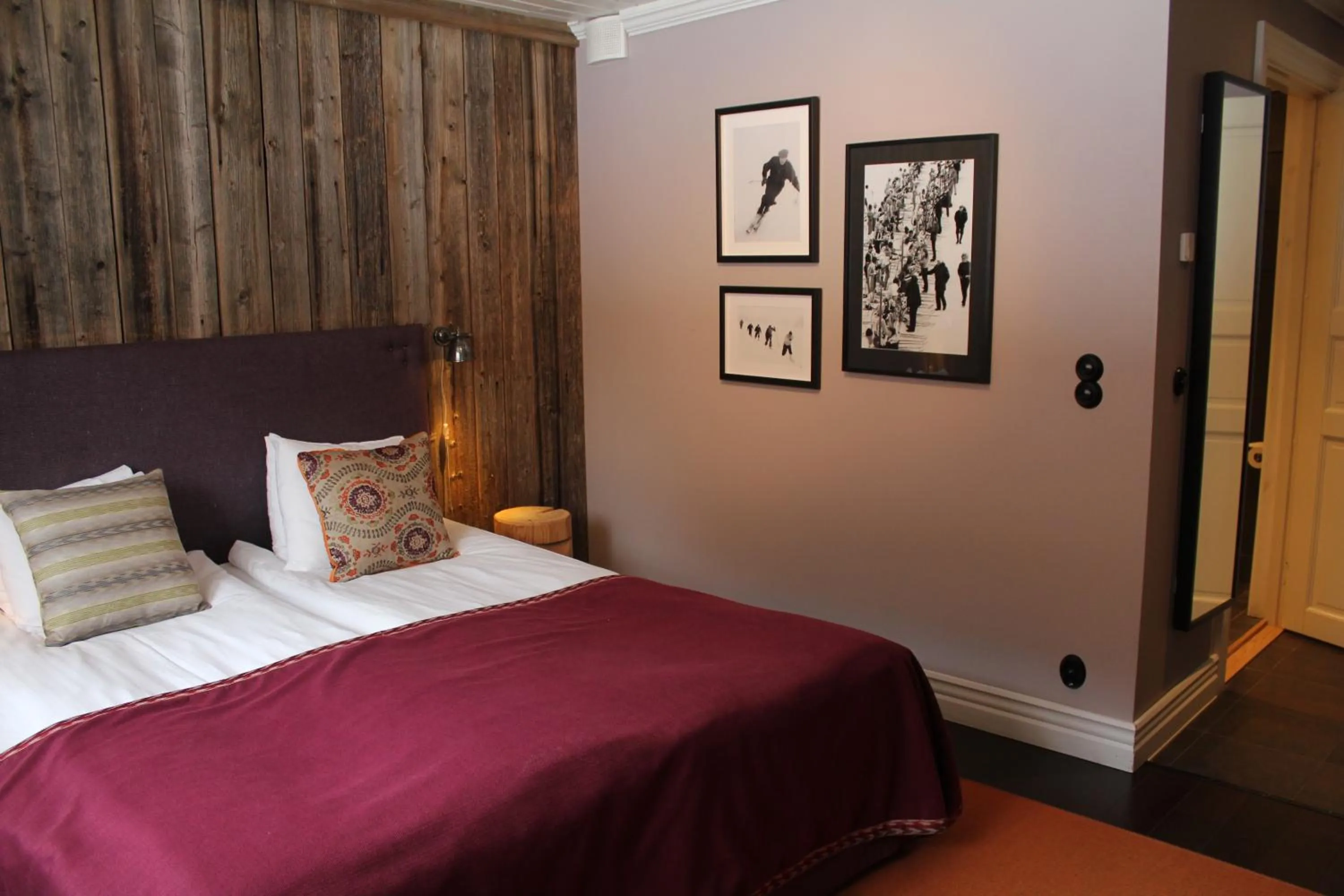 Photo of the whole room, Bed in Olarsgården Hotell