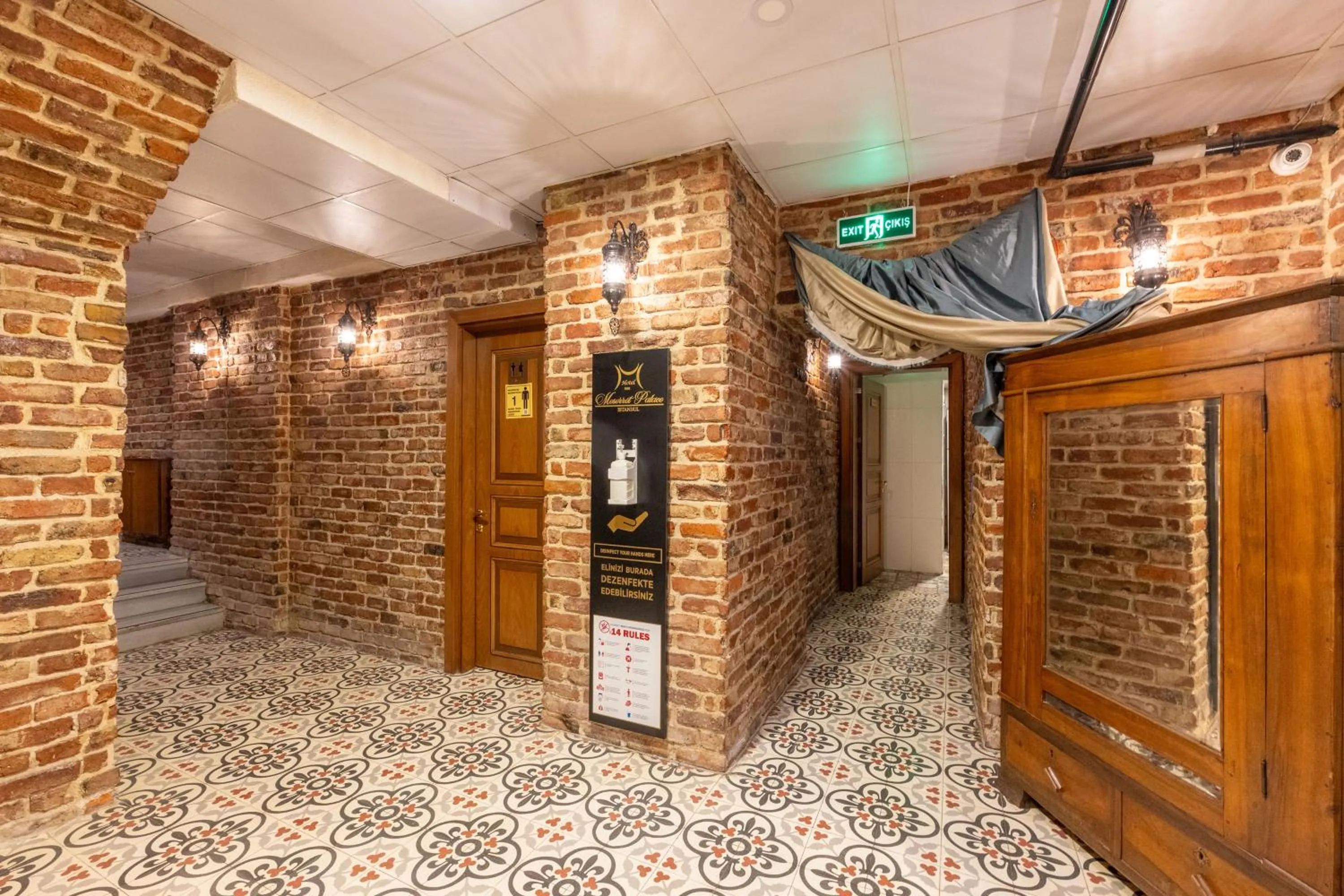 Restaurant/places to eat in Meserret Palace Hotel - Special Category