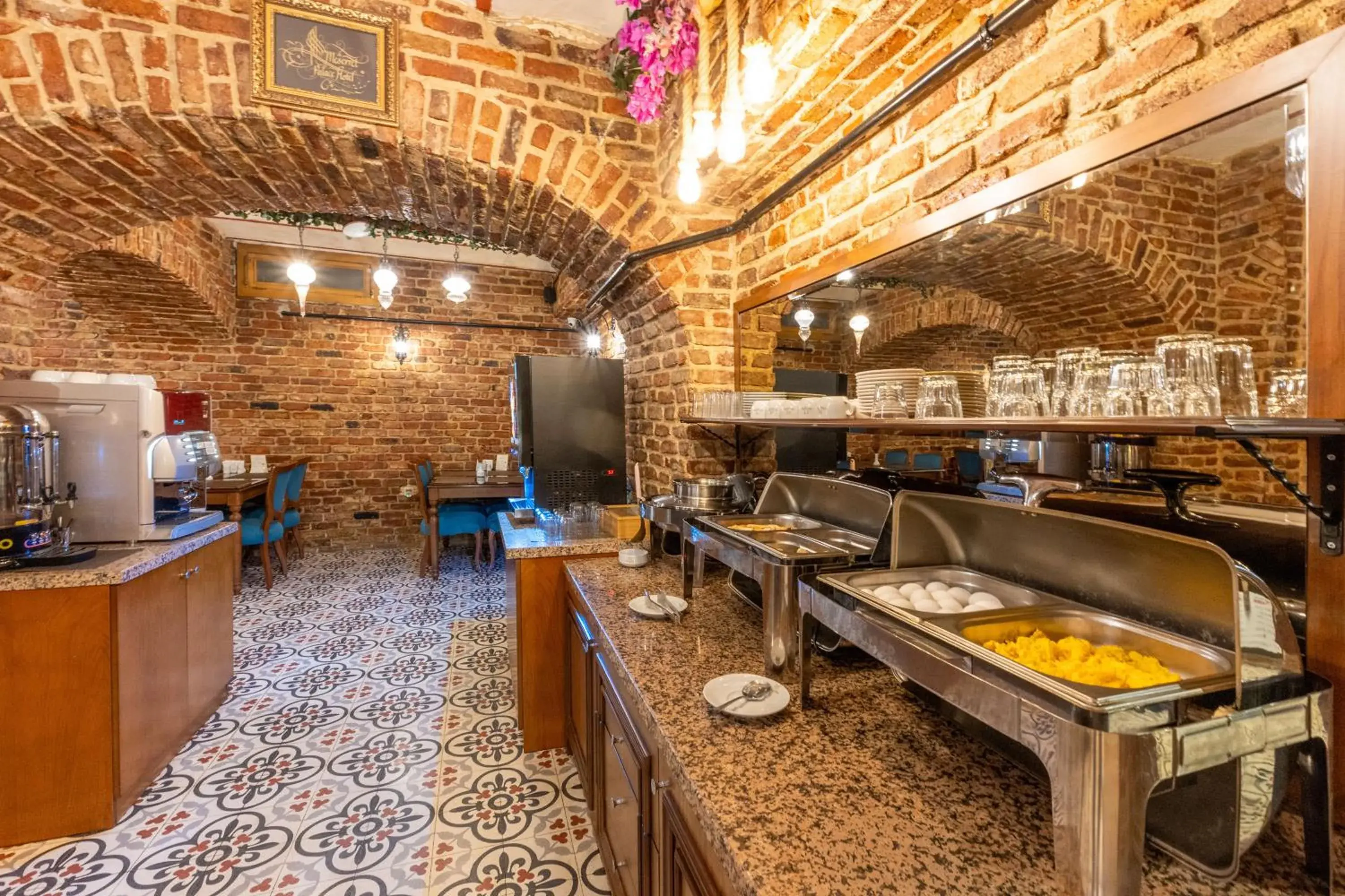 Restaurant/places to eat in Meserret Palace Hotel - Special Category Restaurant/places to eat in Meserret Palace Hotel - Special Category