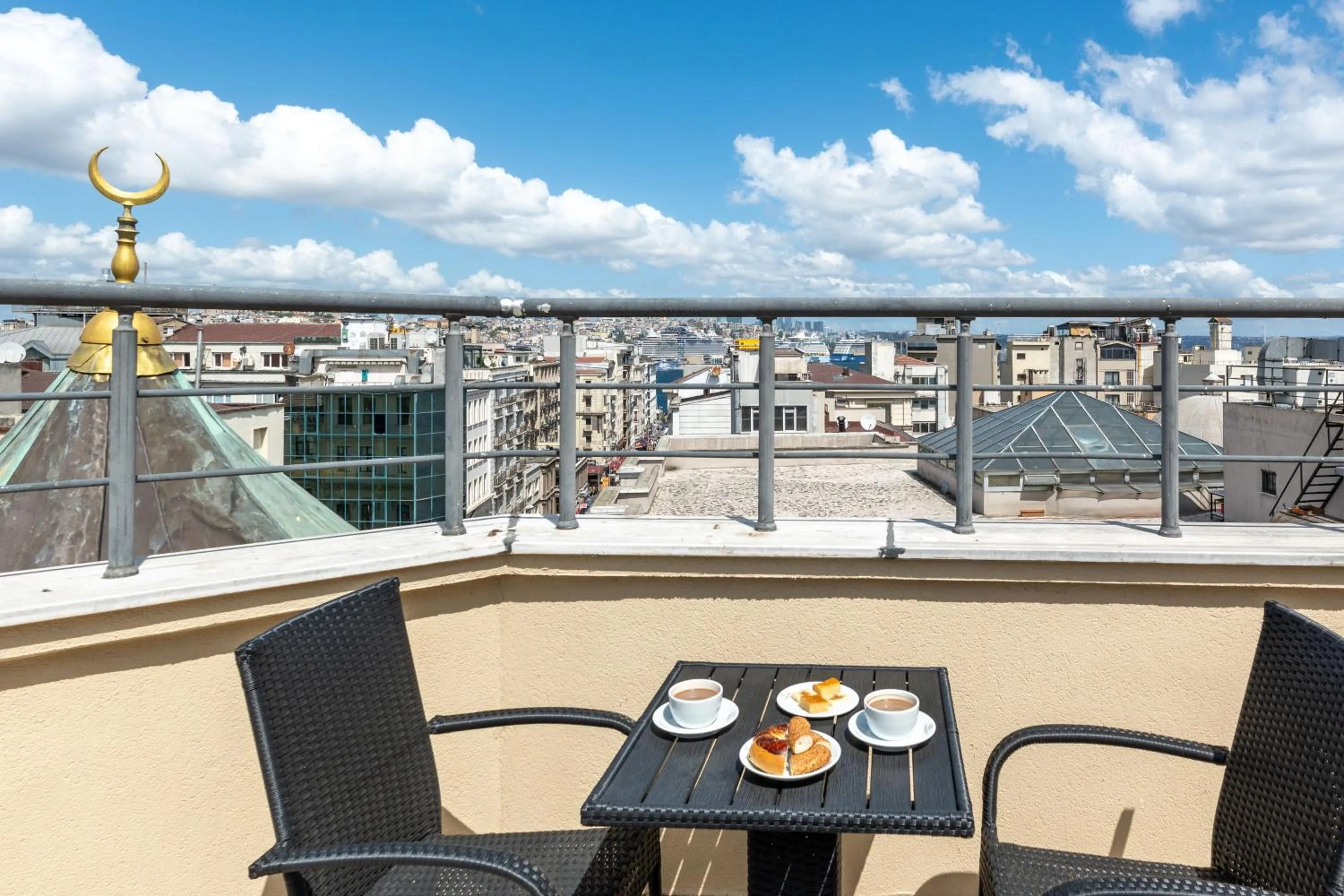 Day in Meserret Palace Hotel - Special Category