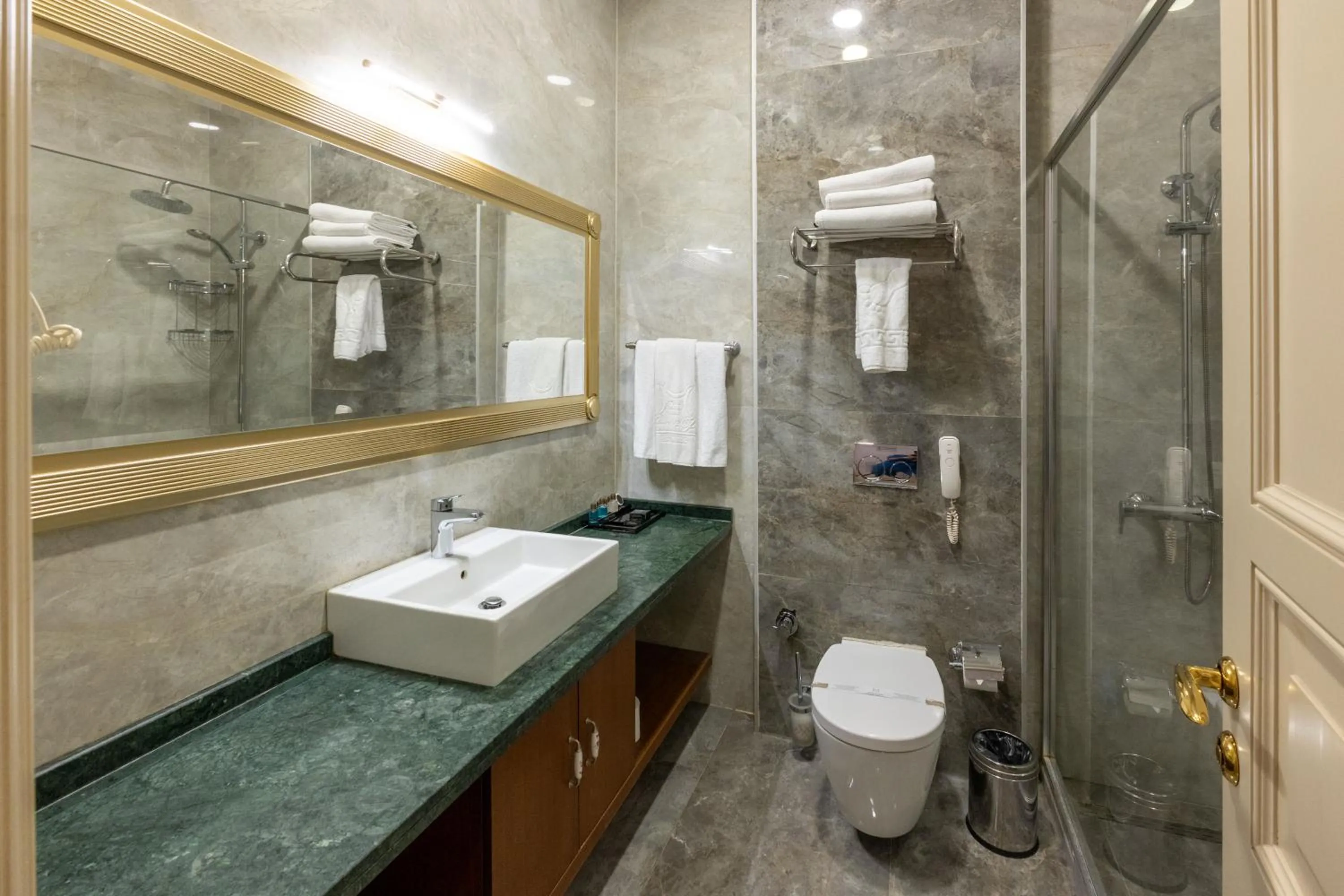 Shower in Meserret Palace Hotel - Special Category