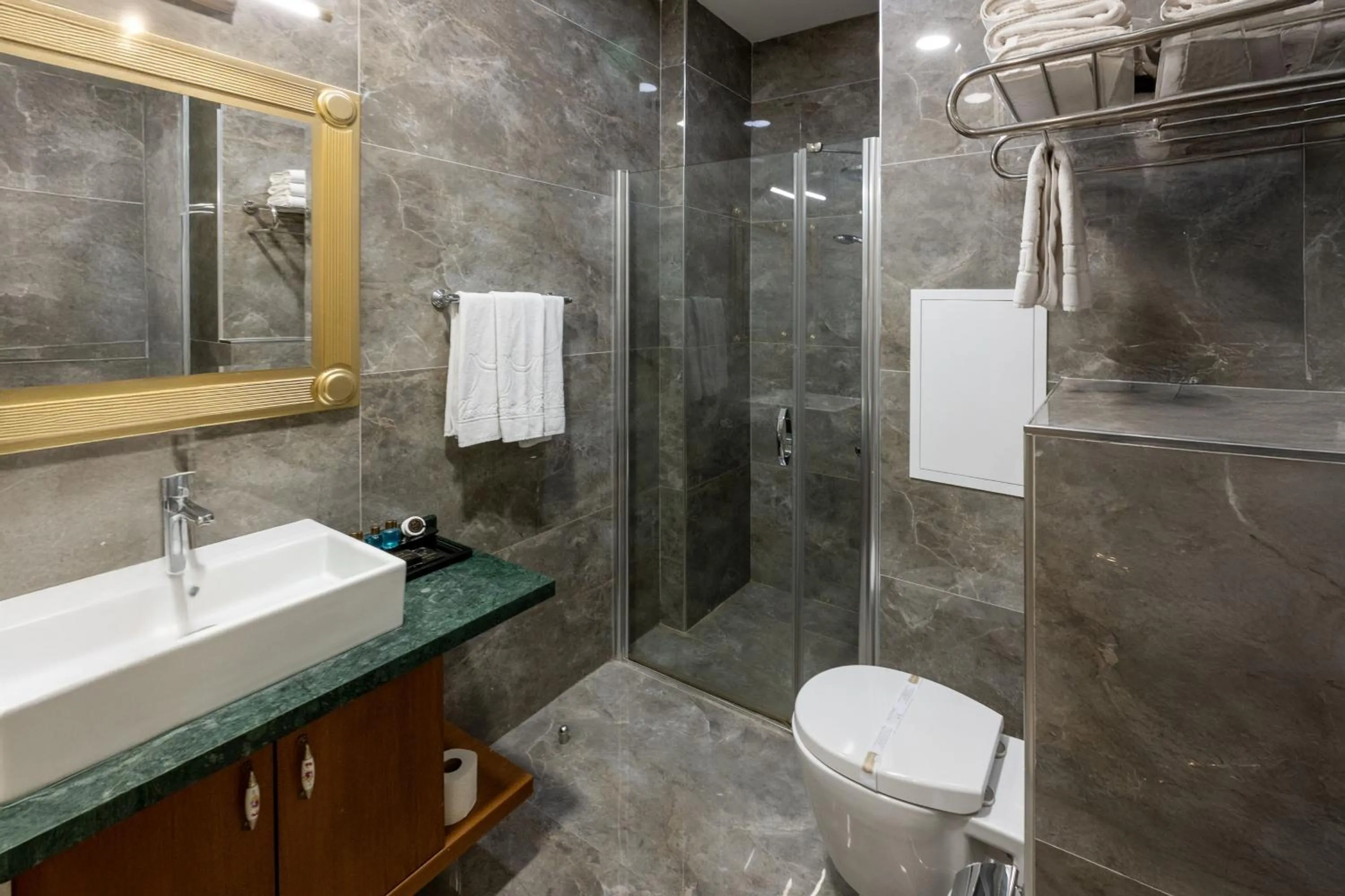 Shower in Meserret Palace Hotel - Special Category