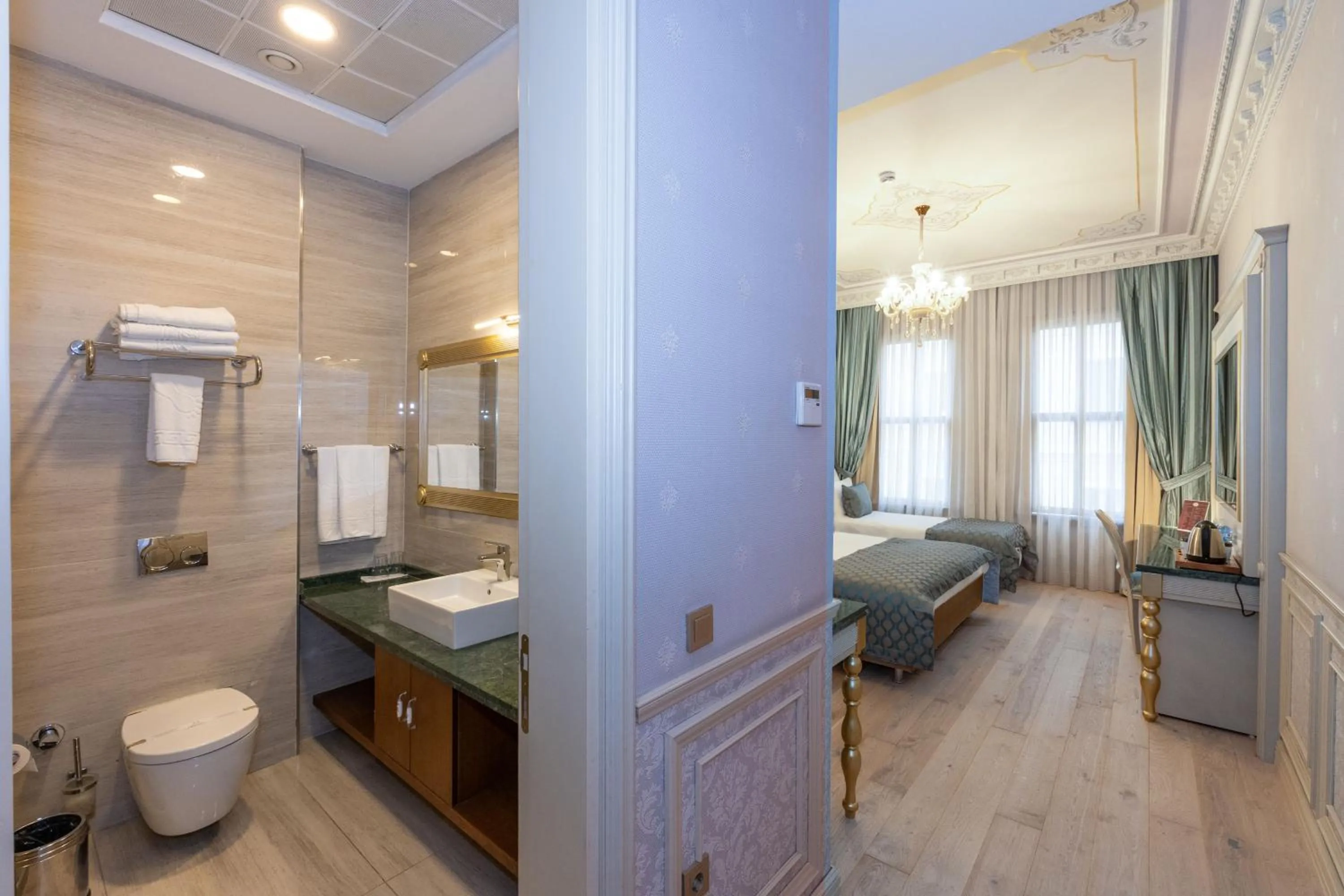 Toilet, Bed in Meserret Palace Hotel - Special Category