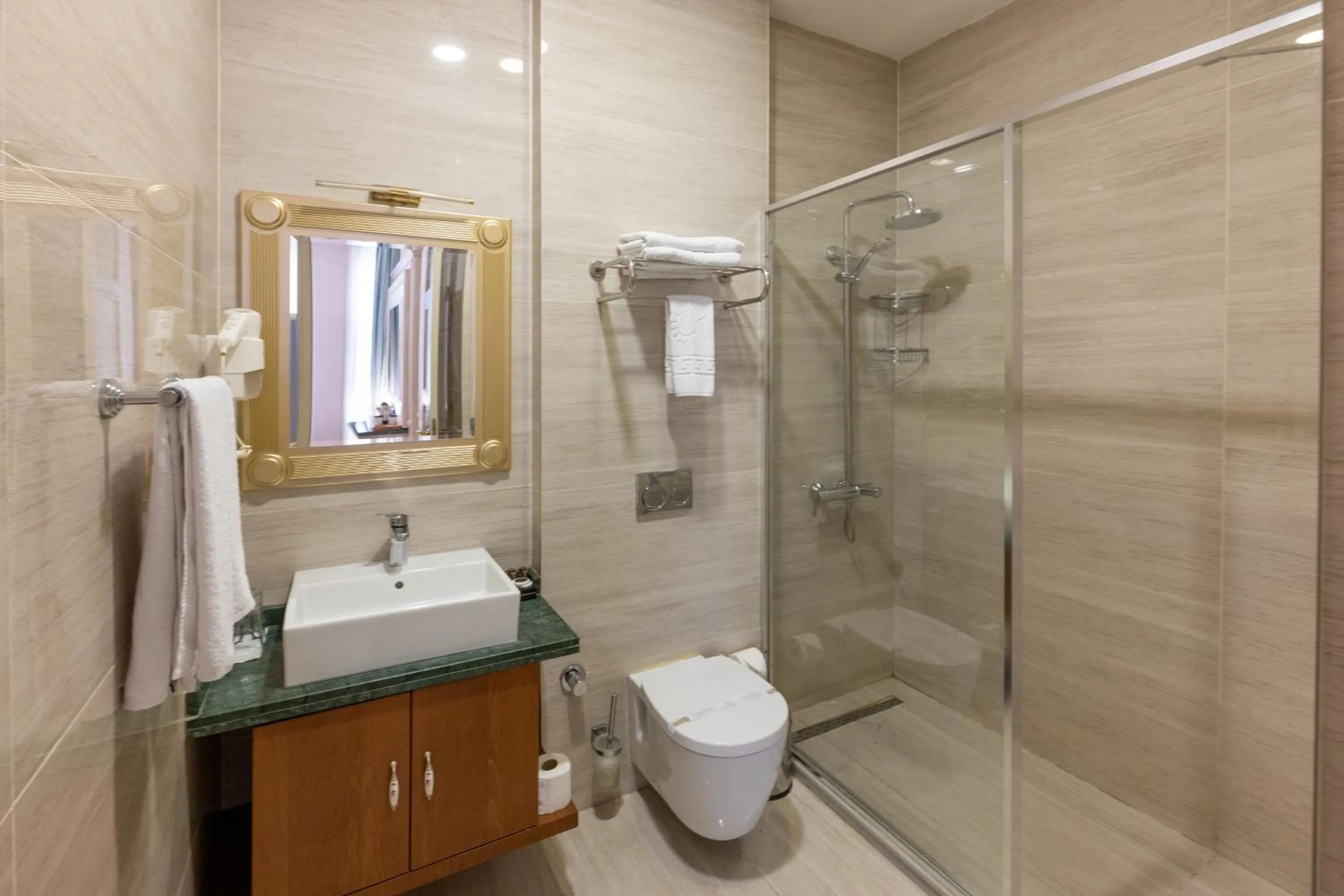 Shower in Meserret Palace Hotel - Special Category