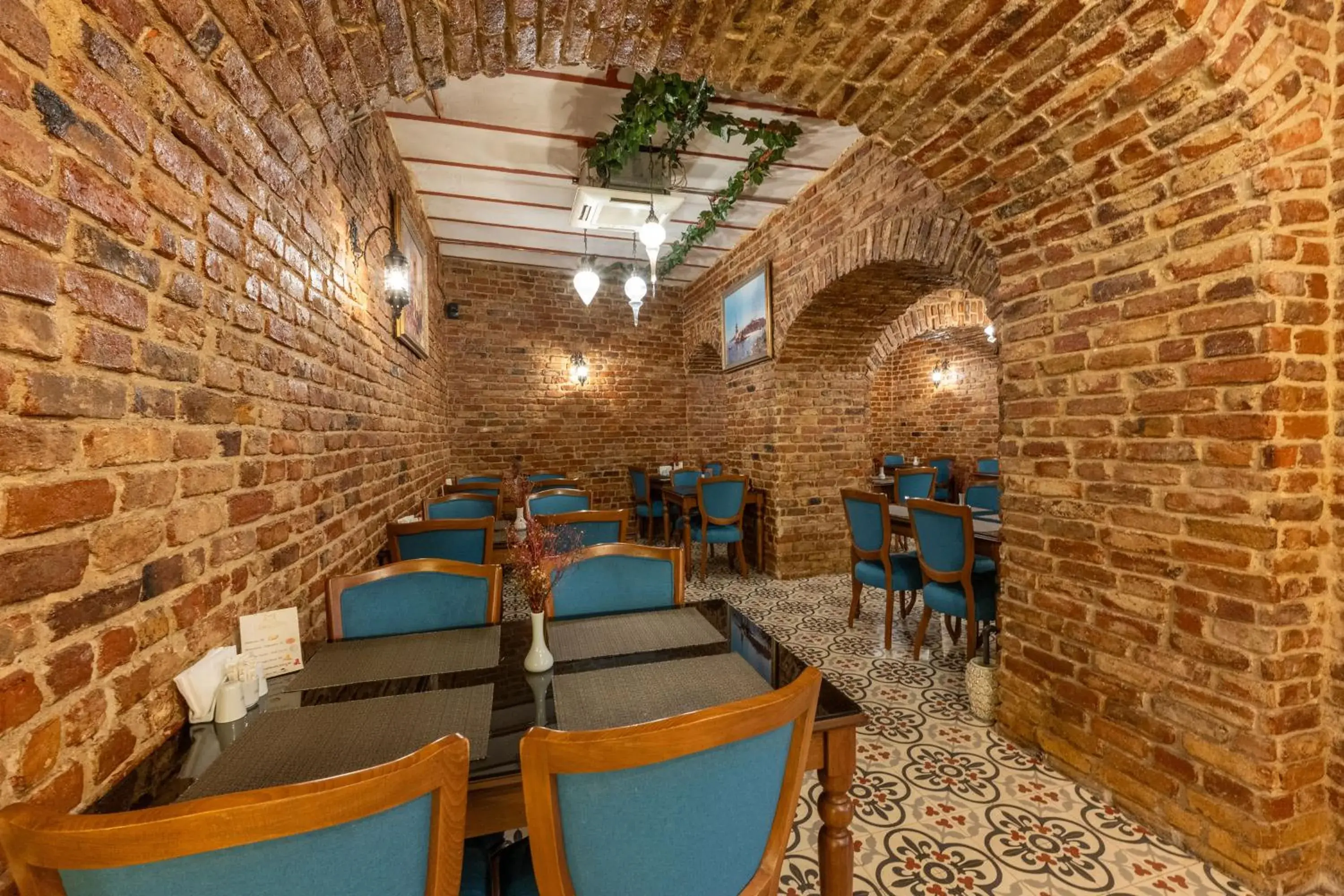 Restaurant/places to eat in Meserret Palace Hotel - Special Category Restaurant/places to eat in Meserret Palace Hotel - Special Category