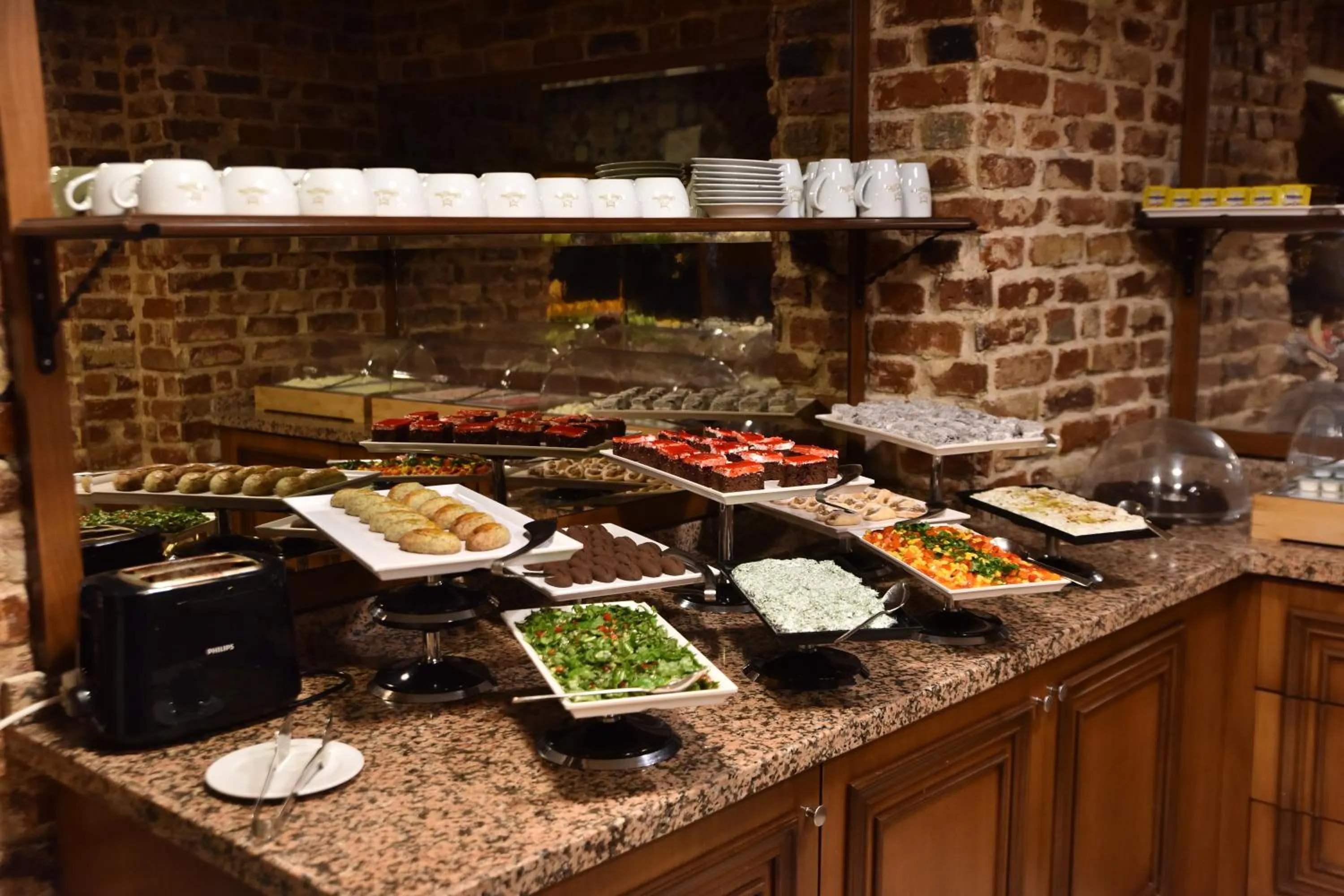 Restaurant/places to eat in Meserret Palace Hotel - Special Category