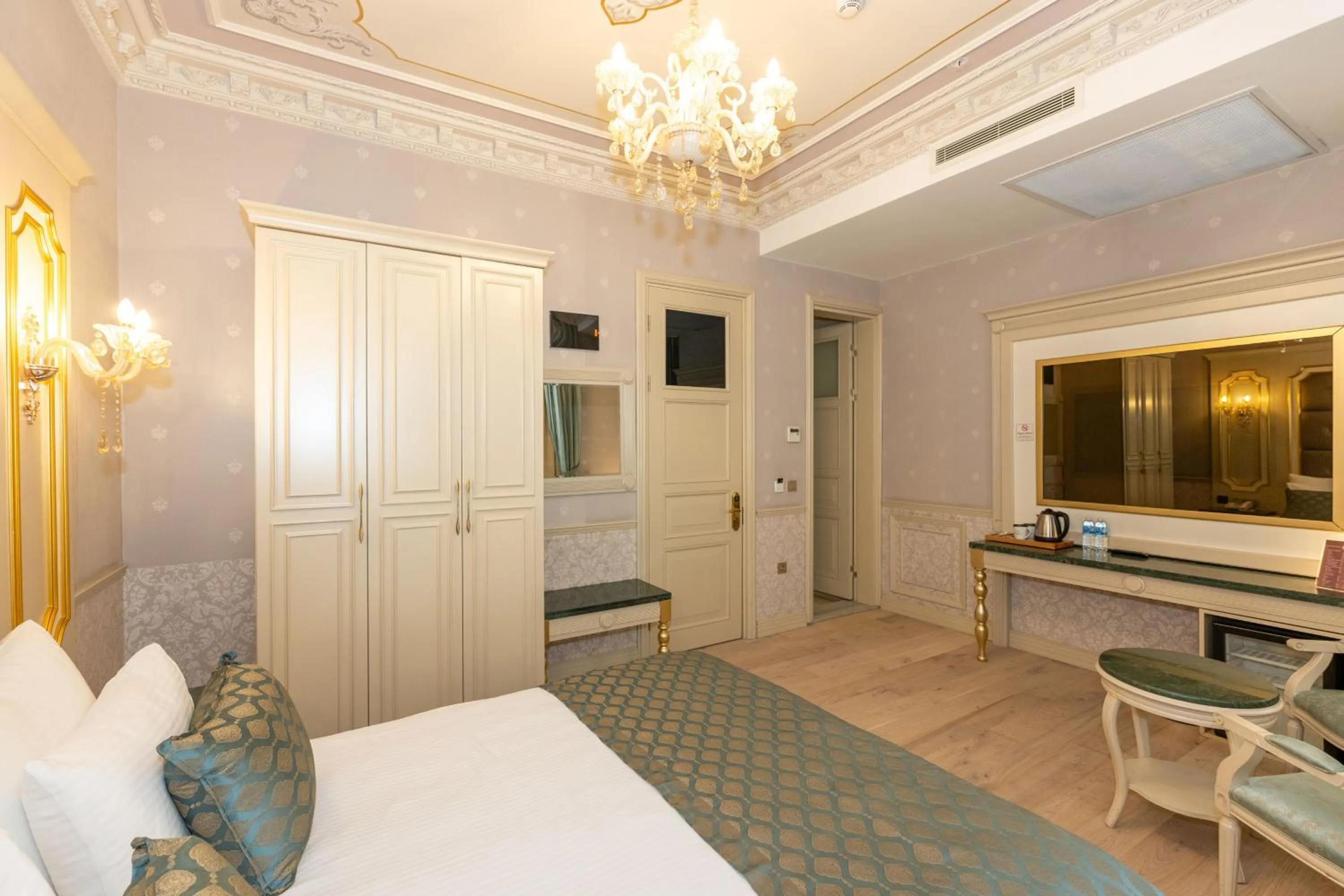 Bed in Meserret Palace Hotel - Special Category