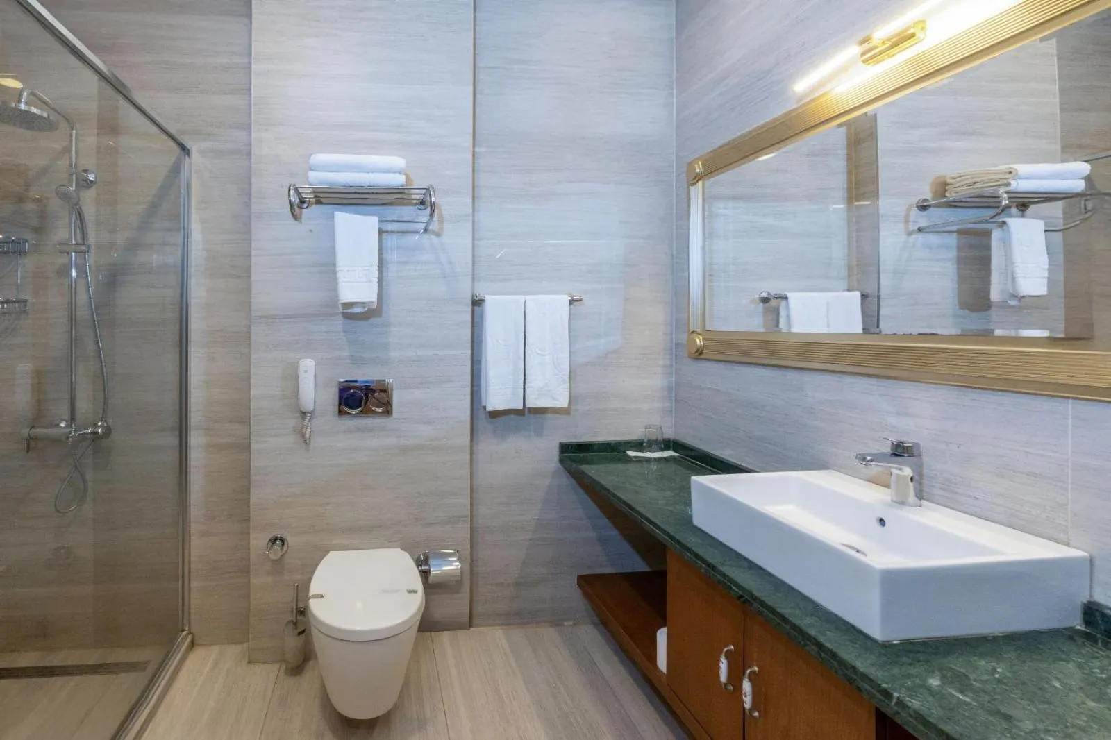 Shower in Meserret Palace Hotel - Special Category