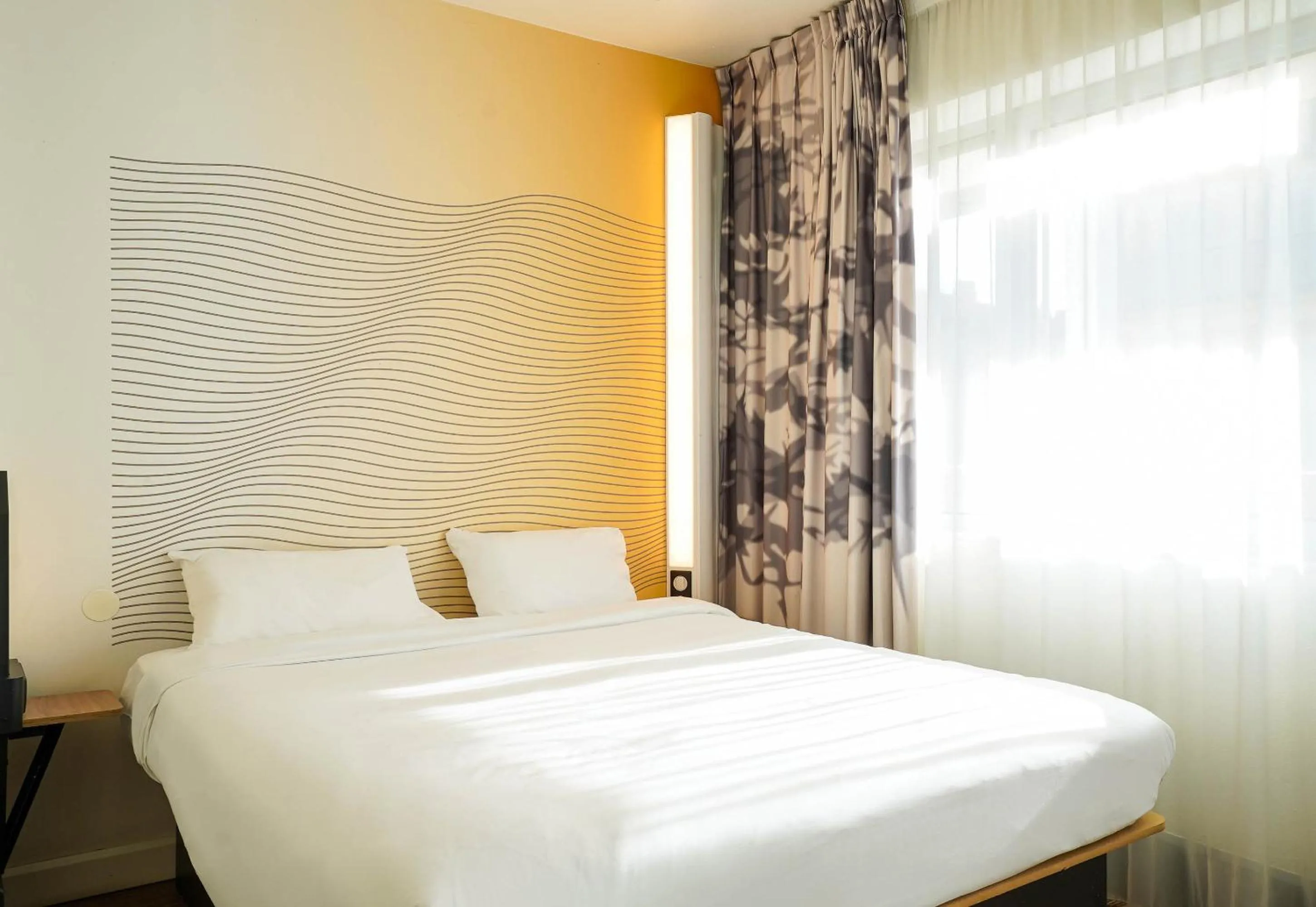 Bedroom, Bed in B&B HOTEL Marseille Centre La Joliette