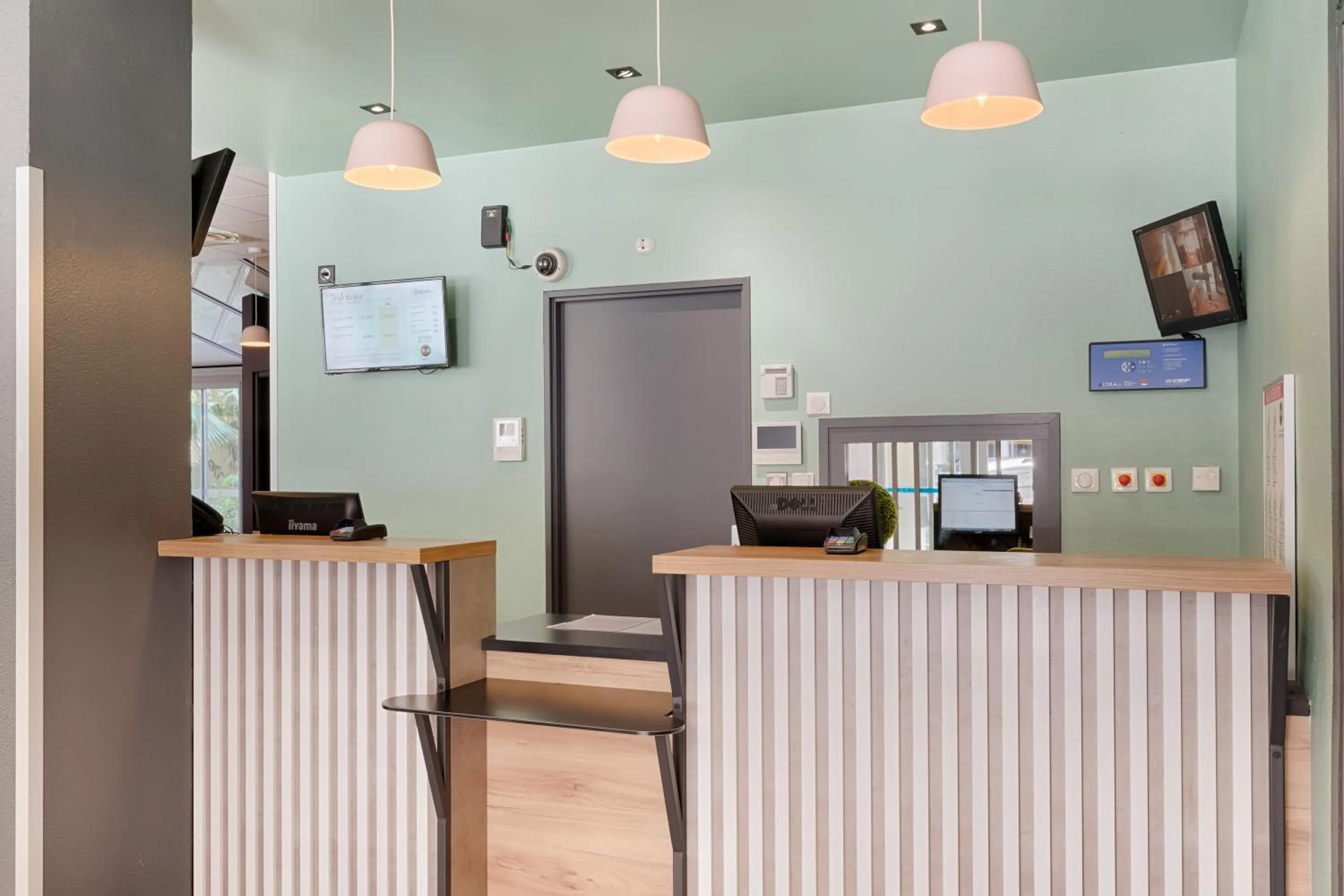 Lobby or reception in B&B HOTEL Marseille Centre La Joliette