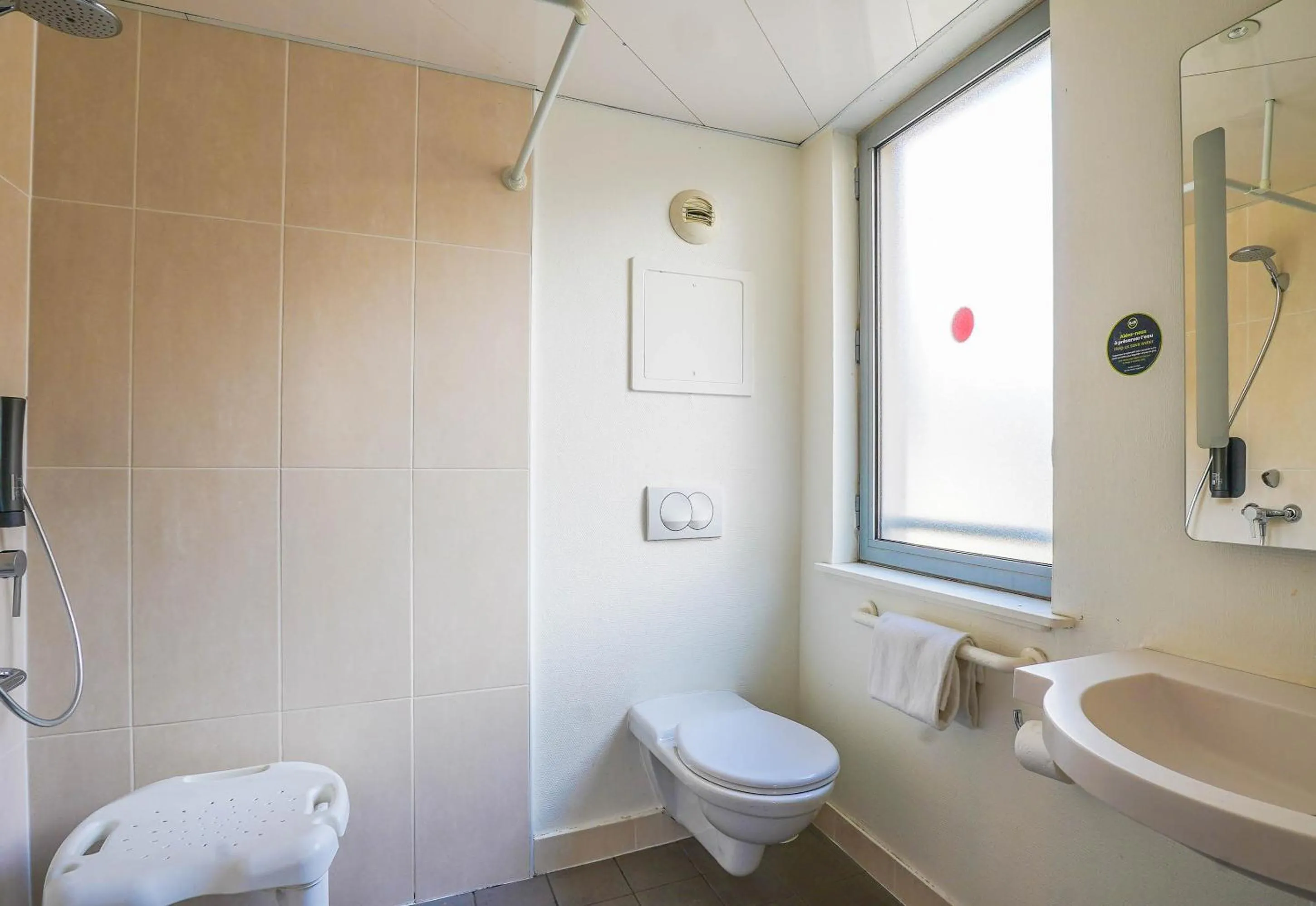 Bathroom in B&B HOTEL Marseille Centre La Joliette