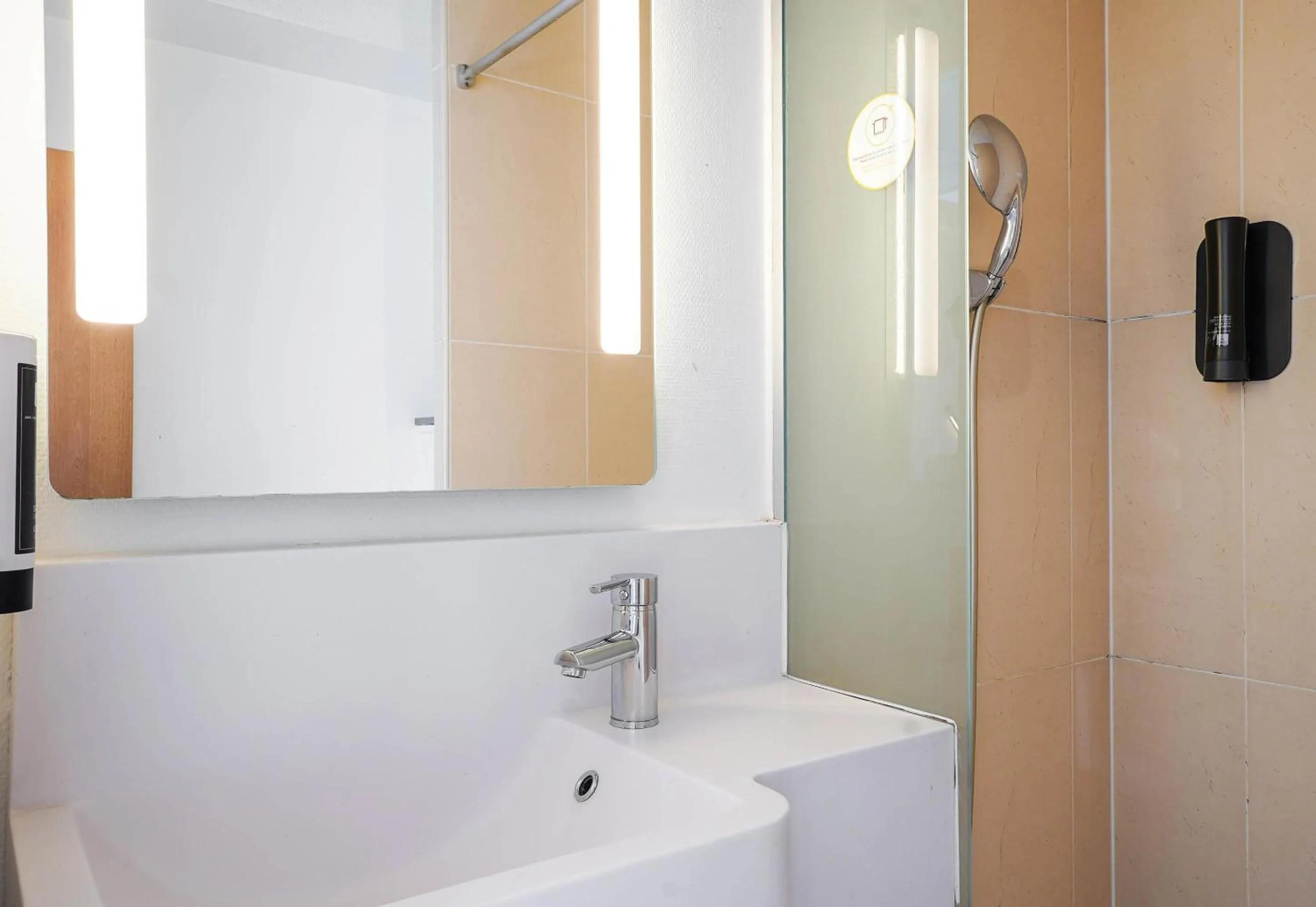 Bathroom in B&B HOTEL Marseille Centre La Joliette