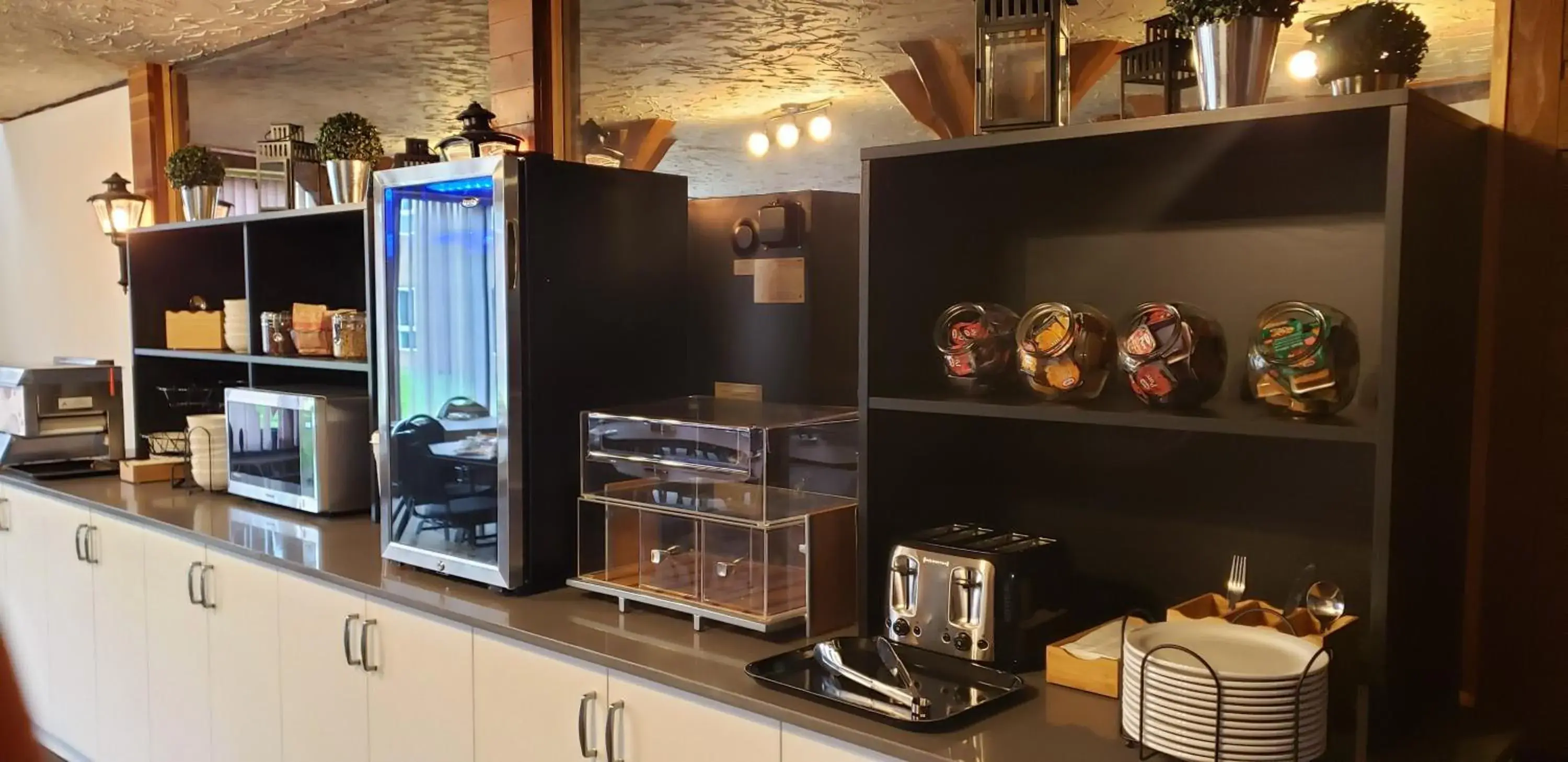 Breakfast in Super 8 by Wyndham Spruce Grove Breakfast in Super 8 by Wyndham Spruce Grove