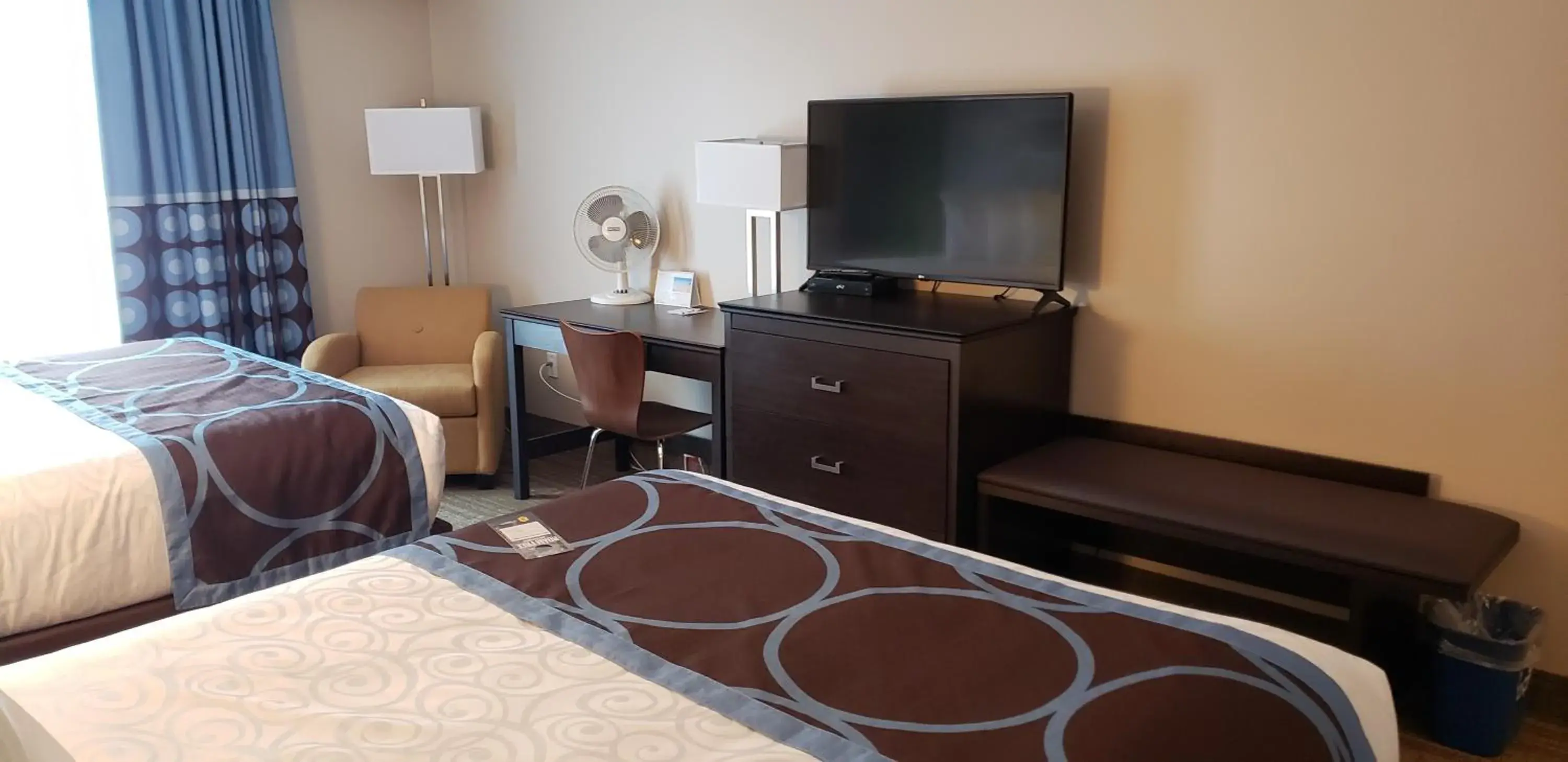 Bed in Super 8 by Wyndham Spruce Grove Bed in Super 8 by Wyndham Spruce Grove