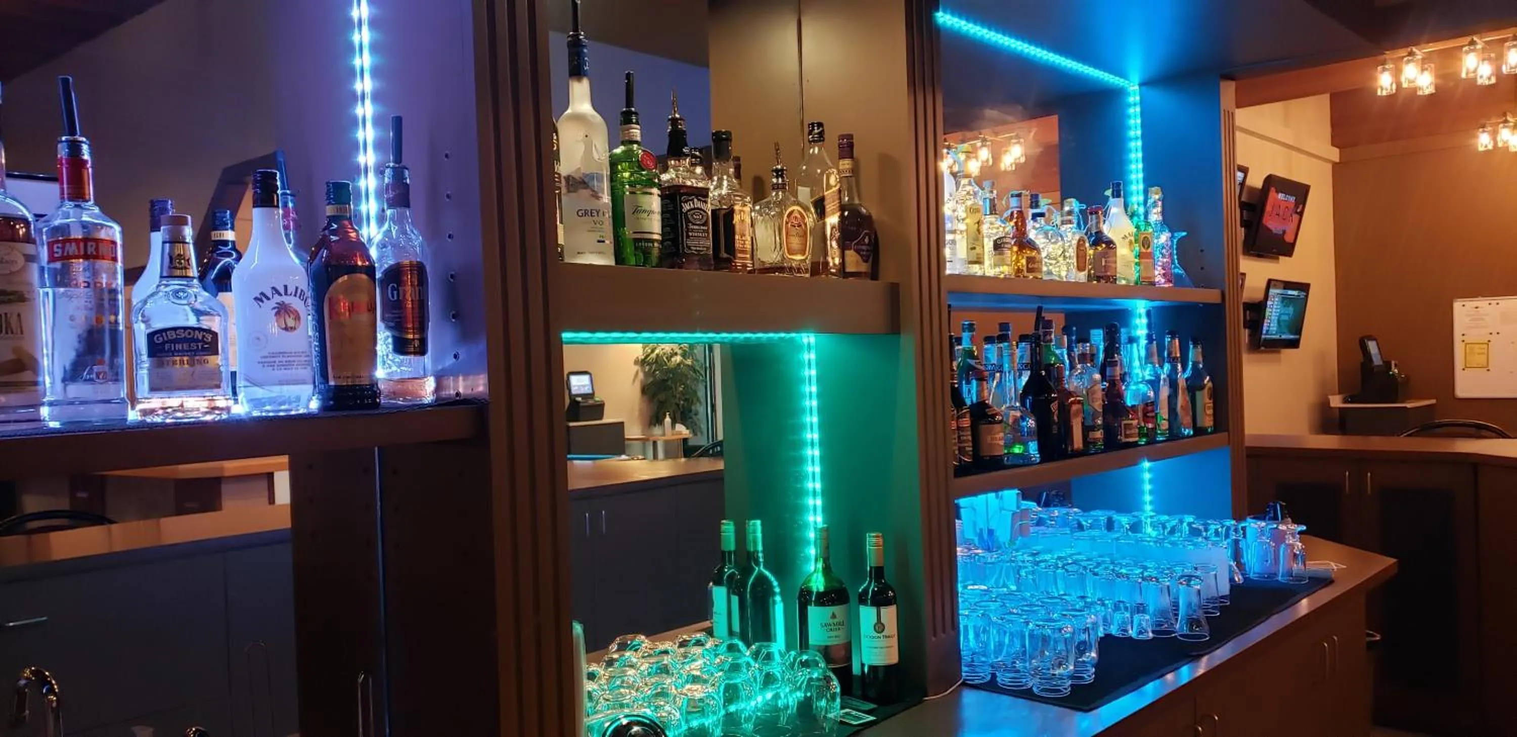 Alcoholic drinks in Super 8 by Wyndham Spruce Grove