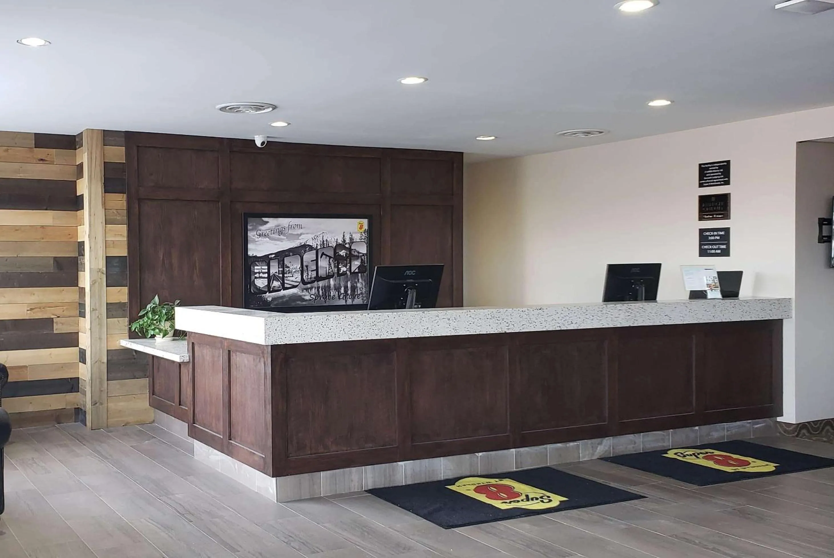 Lobby or reception in Super 8 by Wyndham Spruce Grove