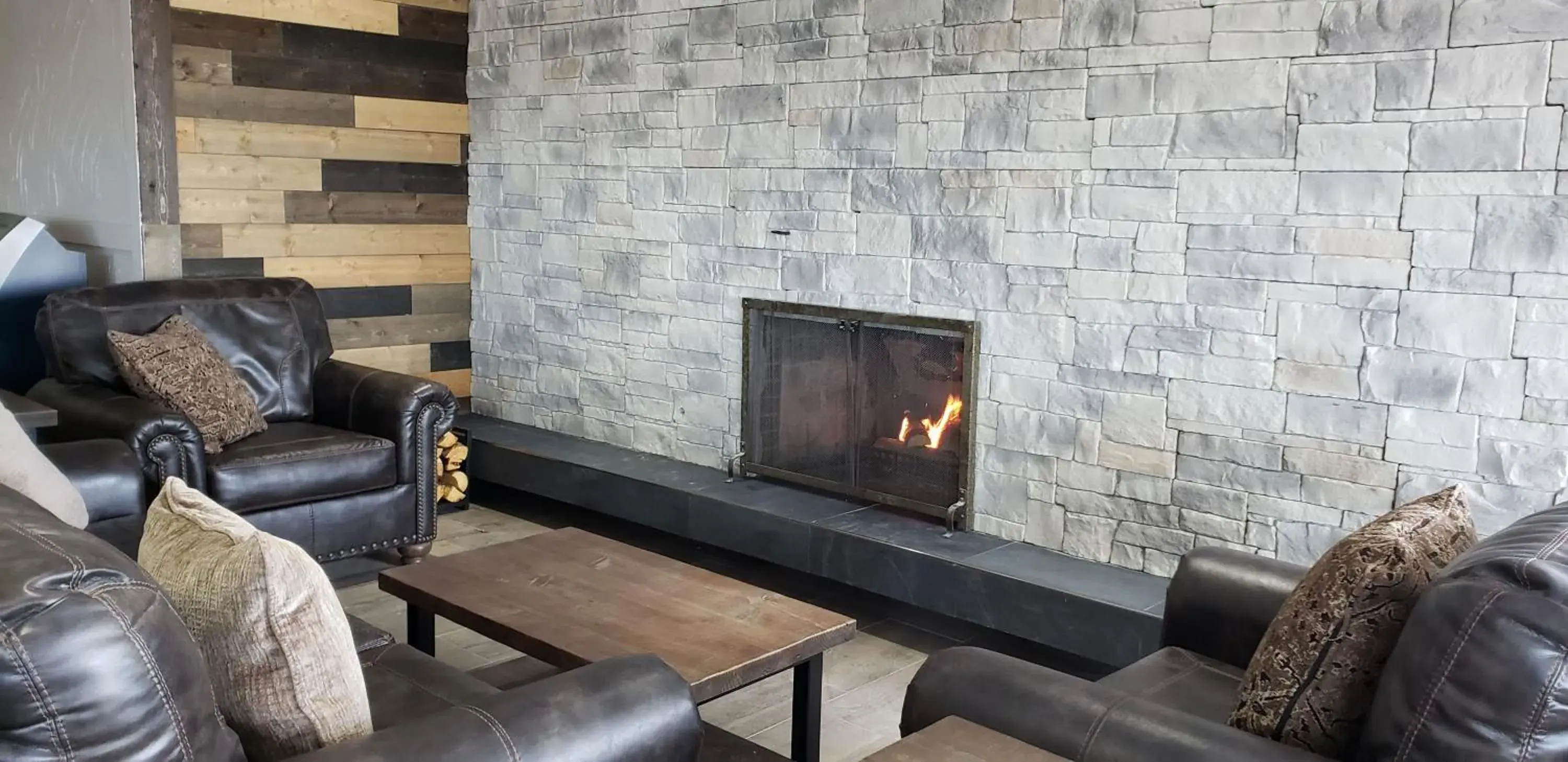 Lobby or reception in Super 8 by Wyndham Spruce Grove Lobby or reception in Super 8 by Wyndham Spruce Grove