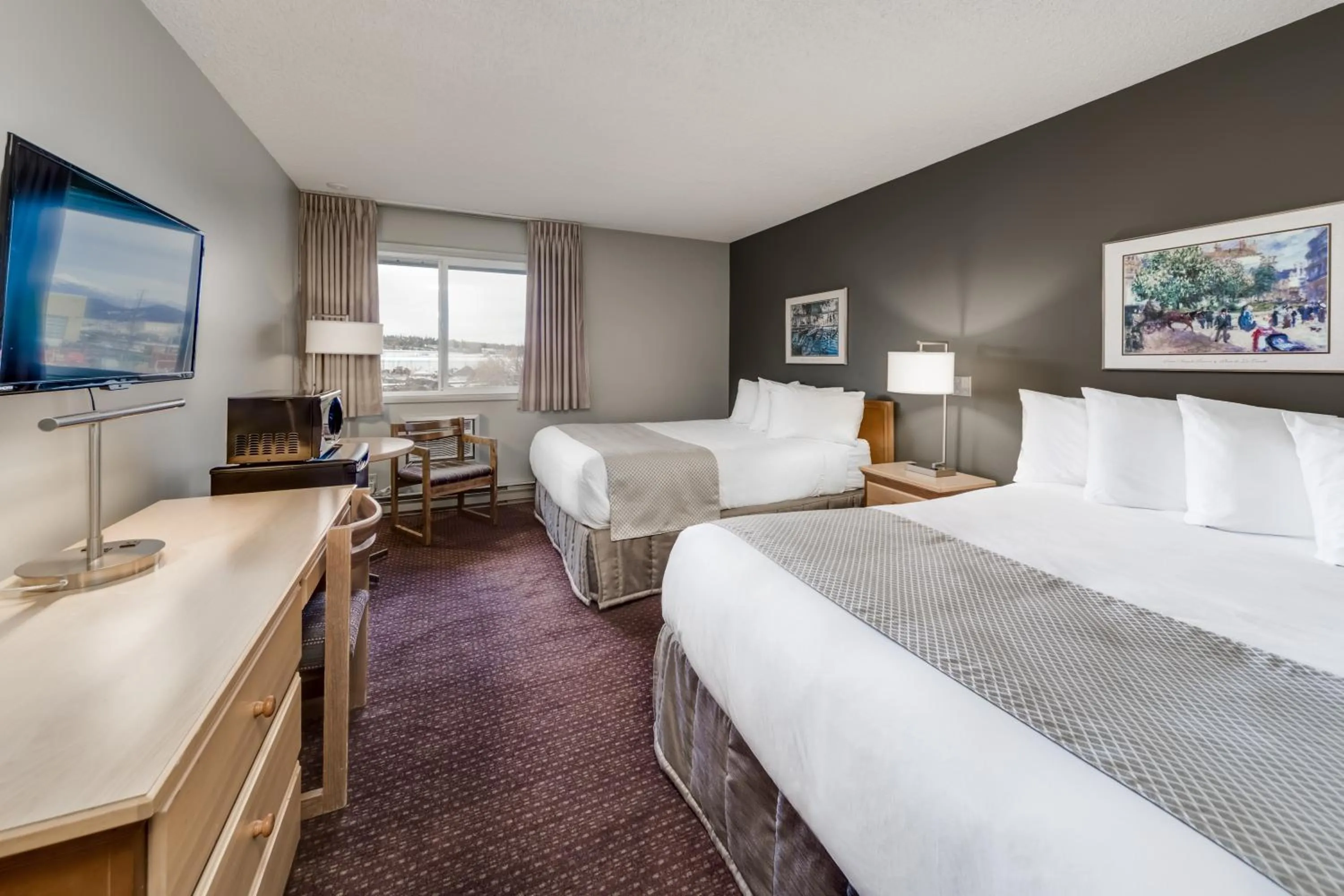 Bed in Heritage Inn Hotel & Convention Centre - Cranbrook