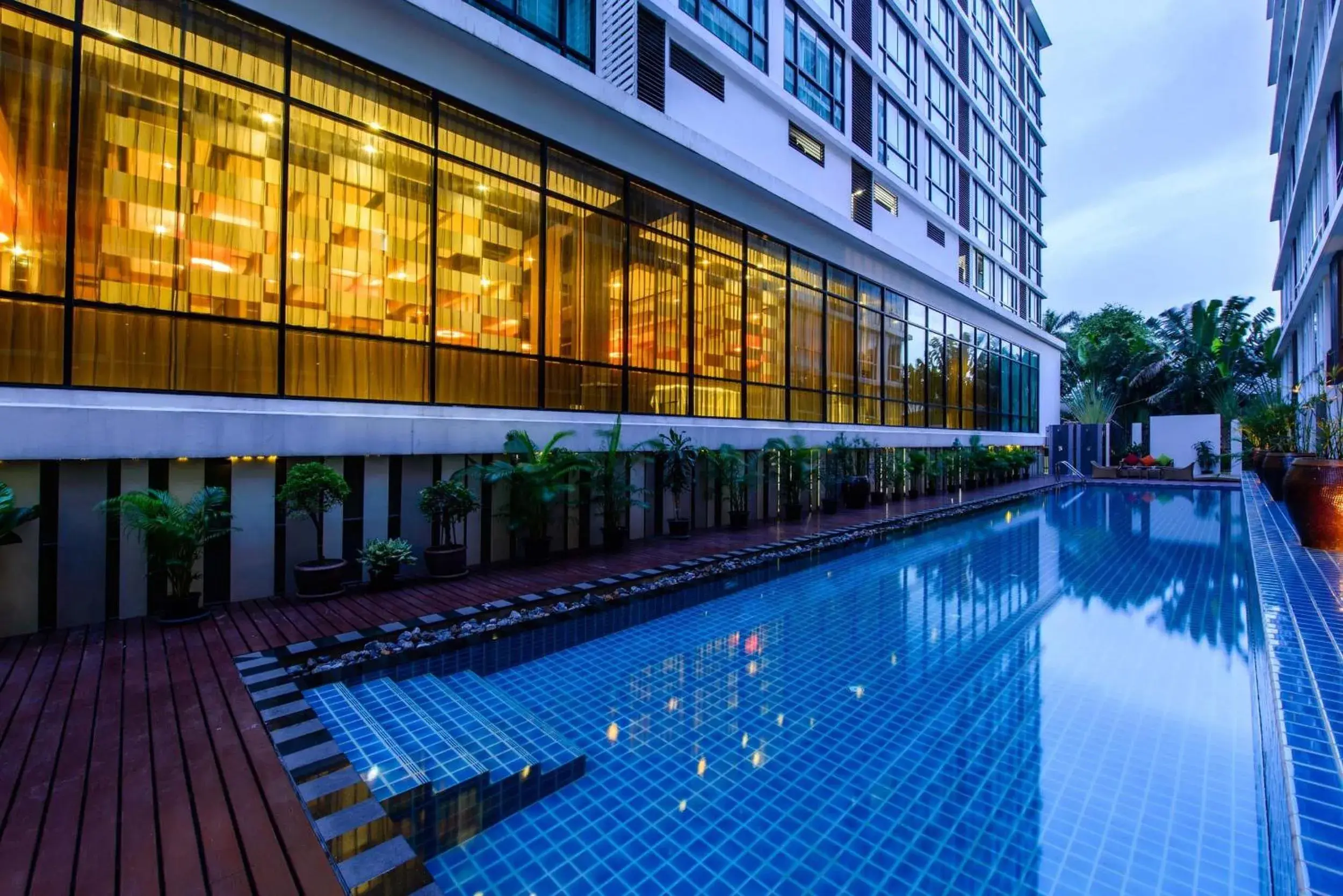 Property building in Mida Hotel Ngamwongwan - SHA Plus Property building in Mida Hotel Ngamwongwan - SHA Plus