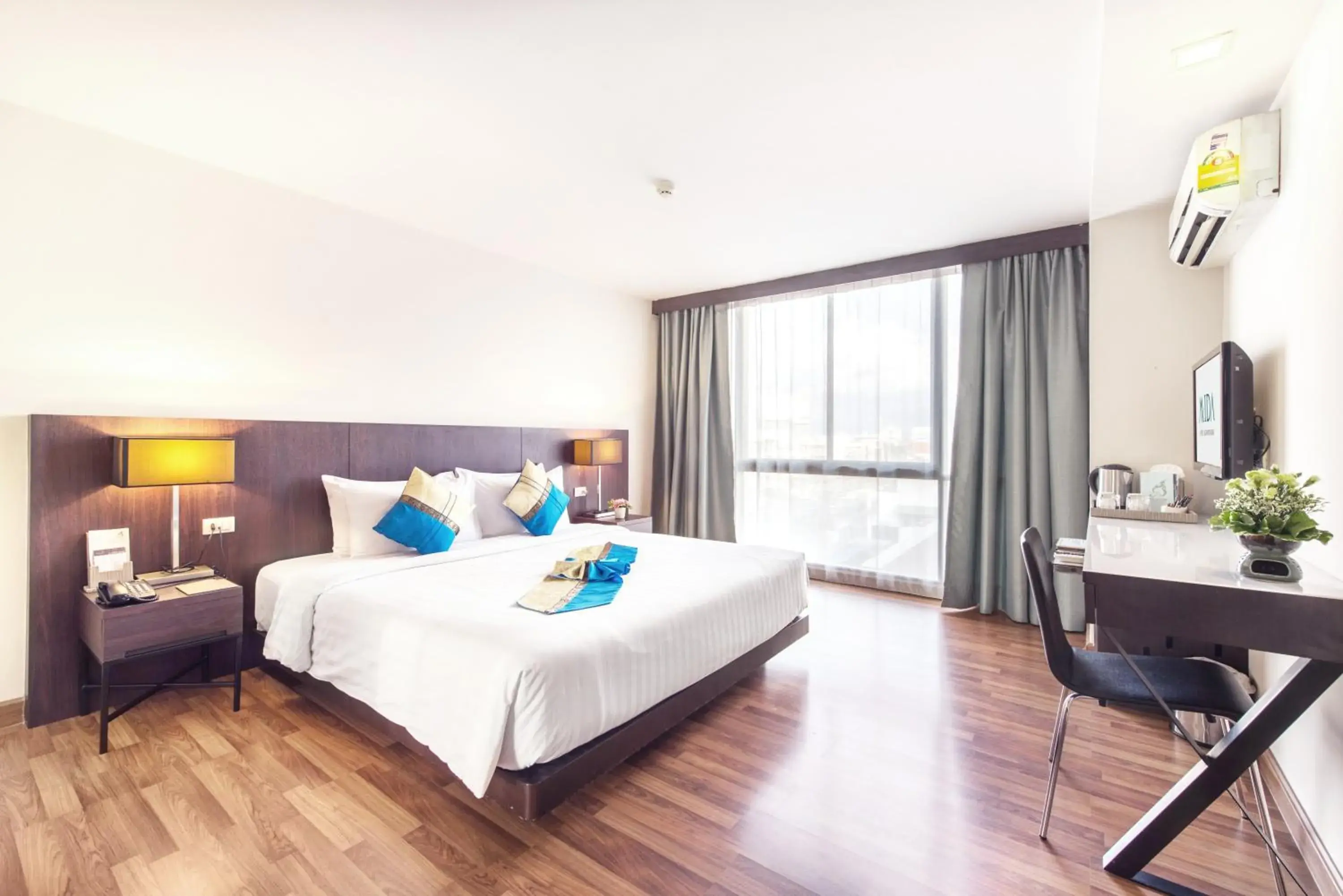 Photo of the whole room, Bed in Mida Hotel Ngamwongwan - SHA Plus Photo of the whole room, Bed in Mida Hotel Ngamwongwan - SHA Plus