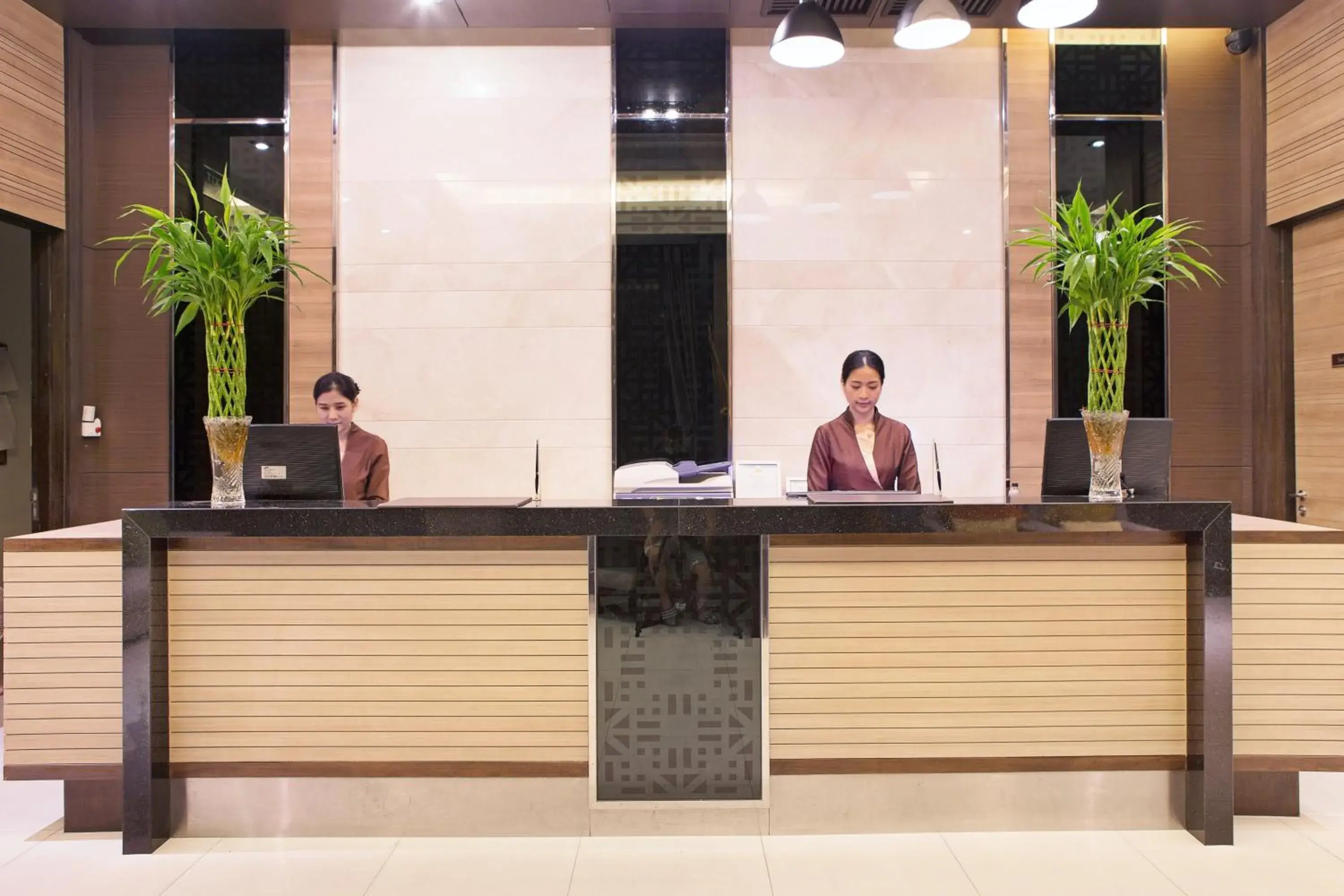 Lobby or reception in Mida Hotel Ngamwongwan - SHA Plus Lobby or reception in Mida Hotel Ngamwongwan - SHA Plus