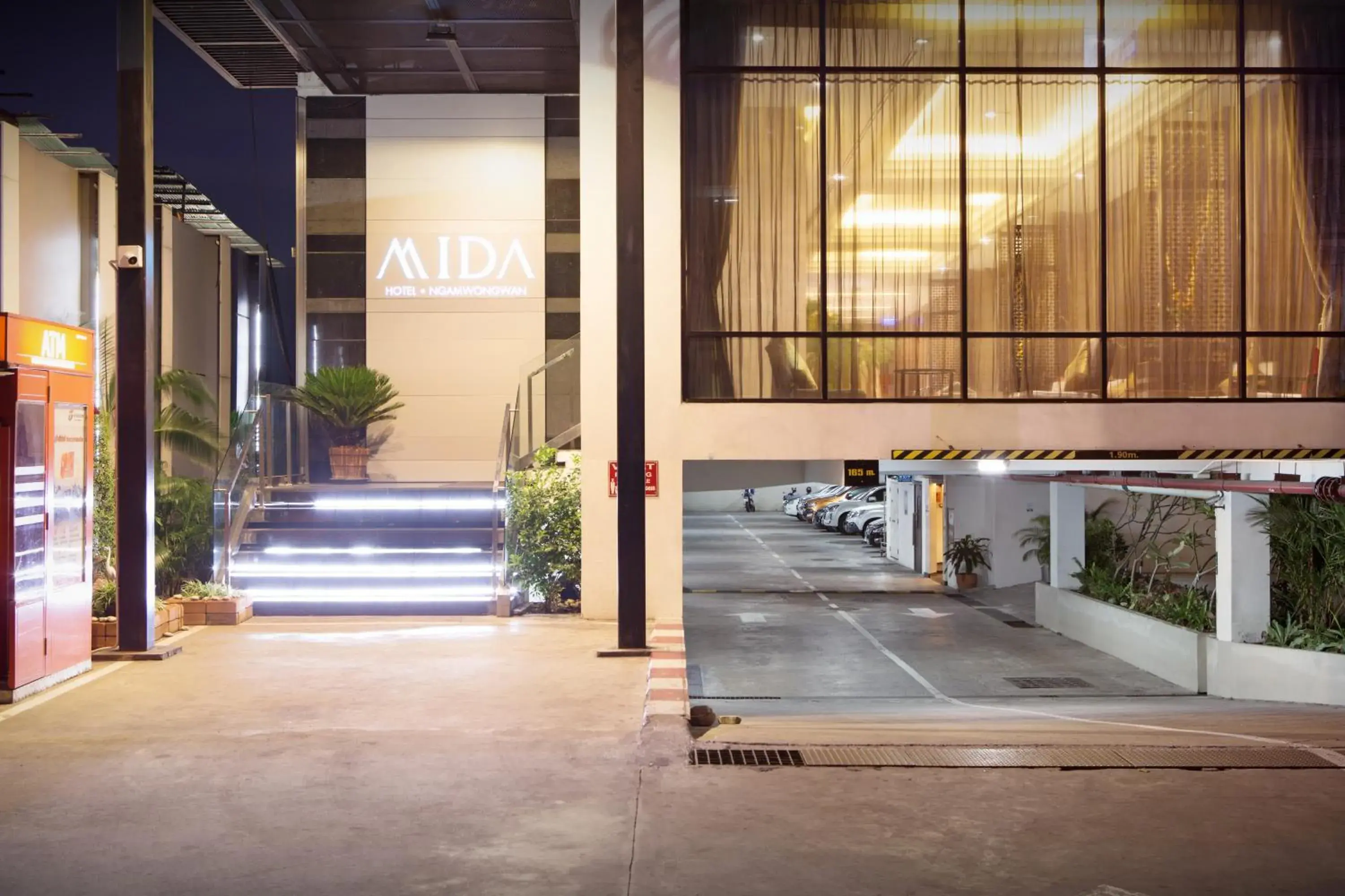 Facade/entrance in Mida Hotel Ngamwongwan - SHA Plus Facade/entrance in Mida Hotel Ngamwongwan - SHA Plus