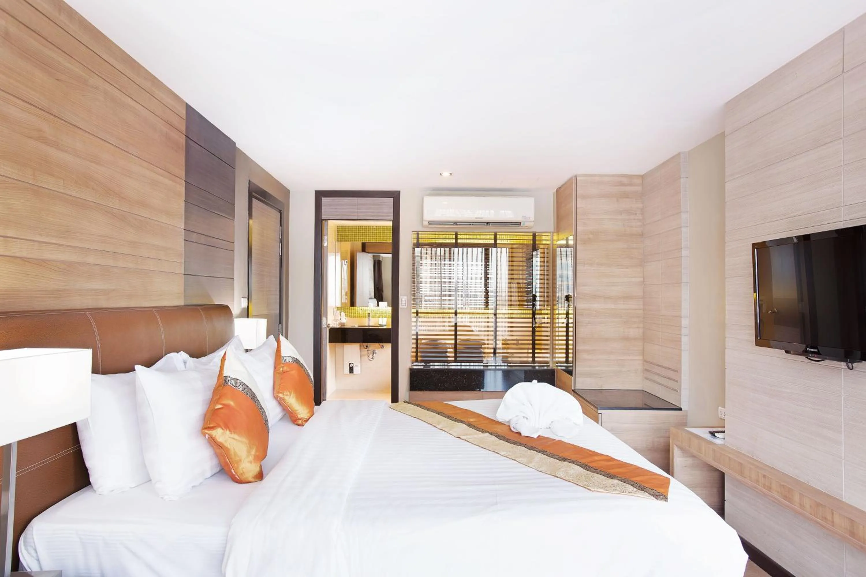 City view, Bed in Mida Hotel Ngamwongwan - SHA Plus