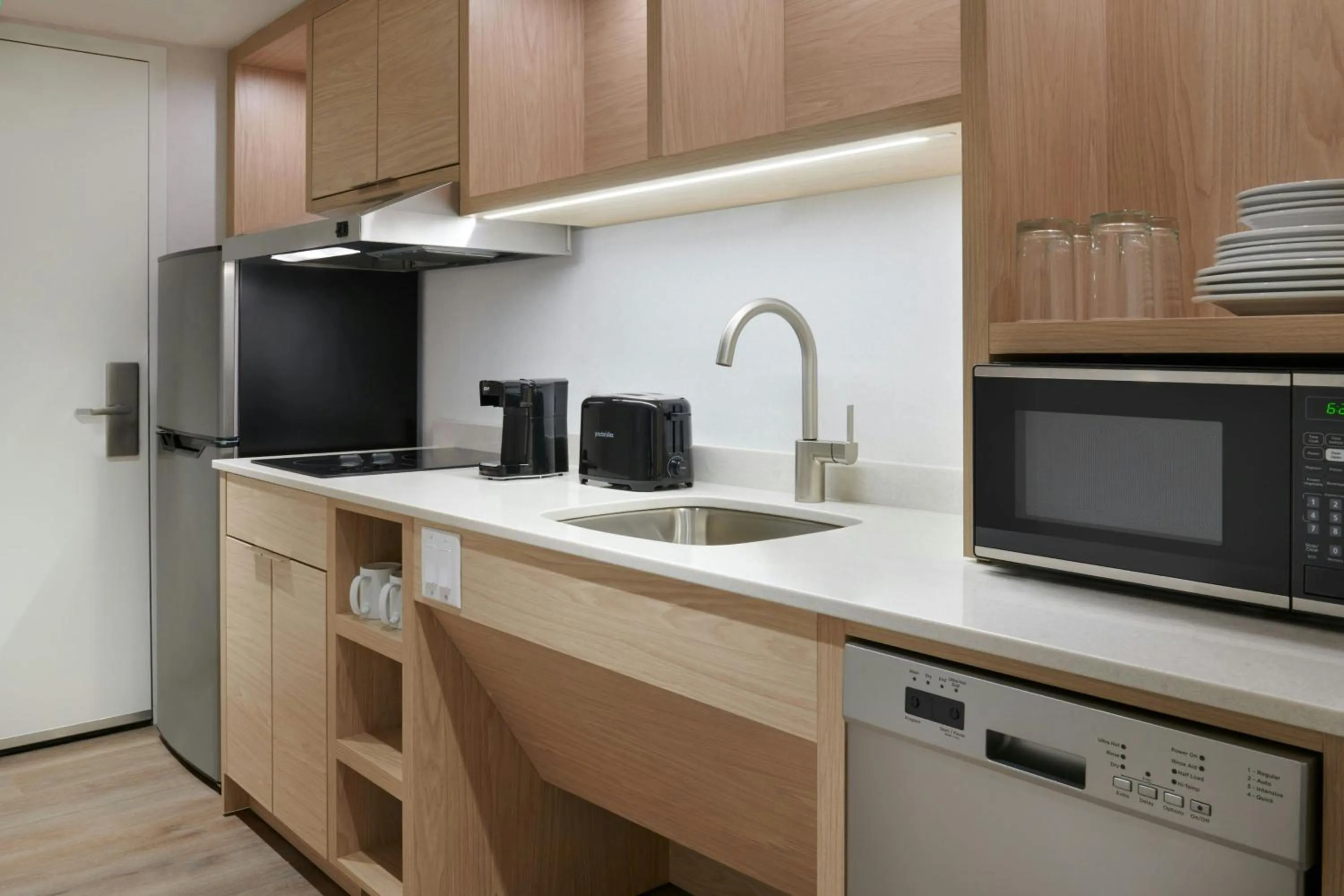 Kitchen or kitchenette in TownePlace Suites by Marriott Niagara Falls Canada