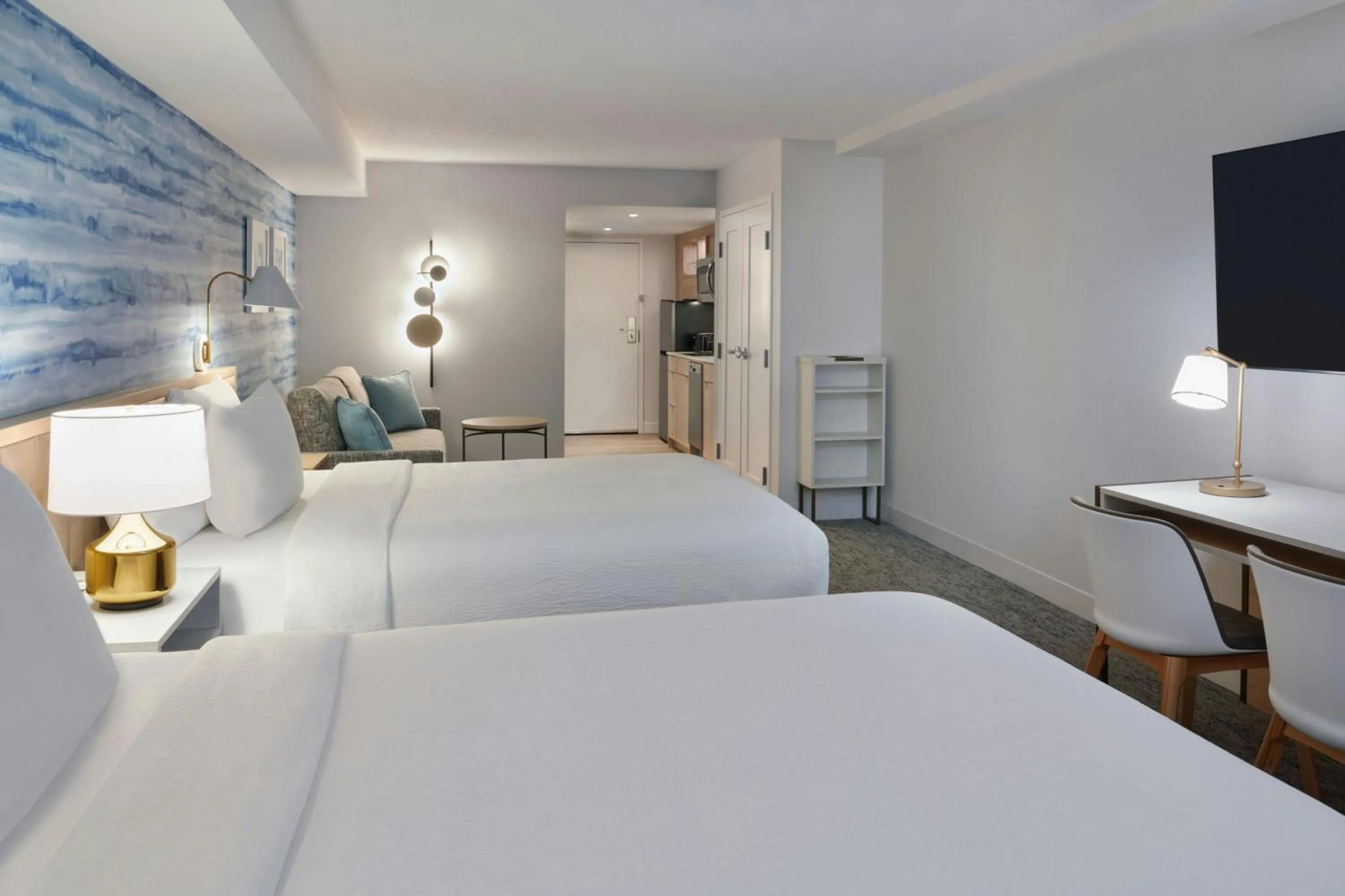 Photo of the whole room, Bed in TownePlace Suites by Marriott Niagara Falls Canada