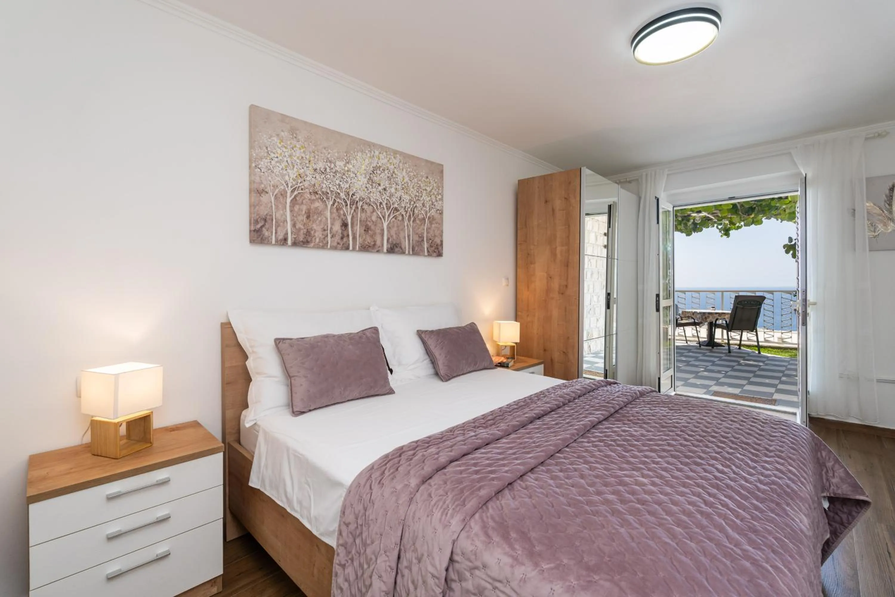 Bed in Apartments and Room Lora