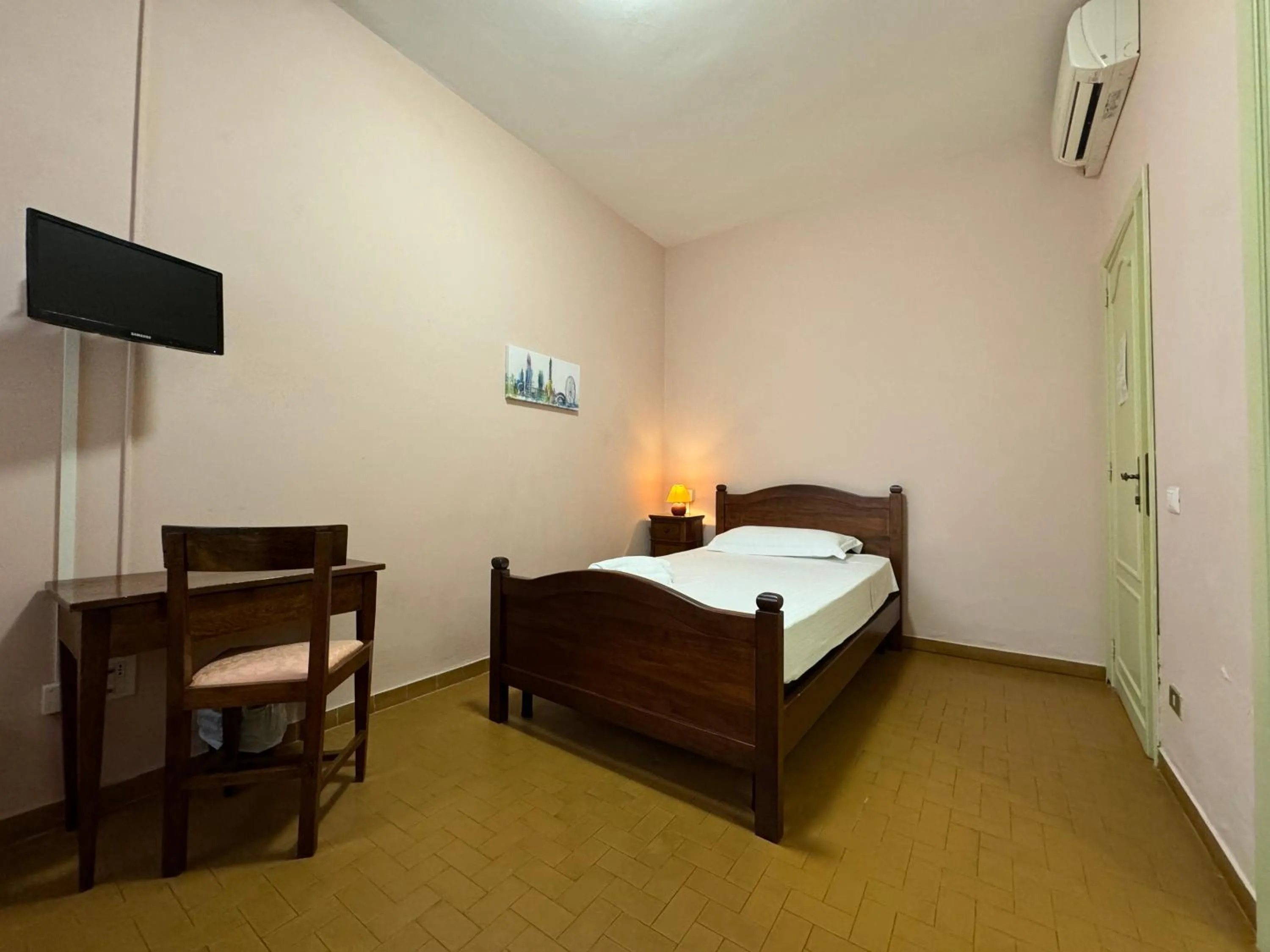 Bedroom, Bed in Monastero SS. Annunziata