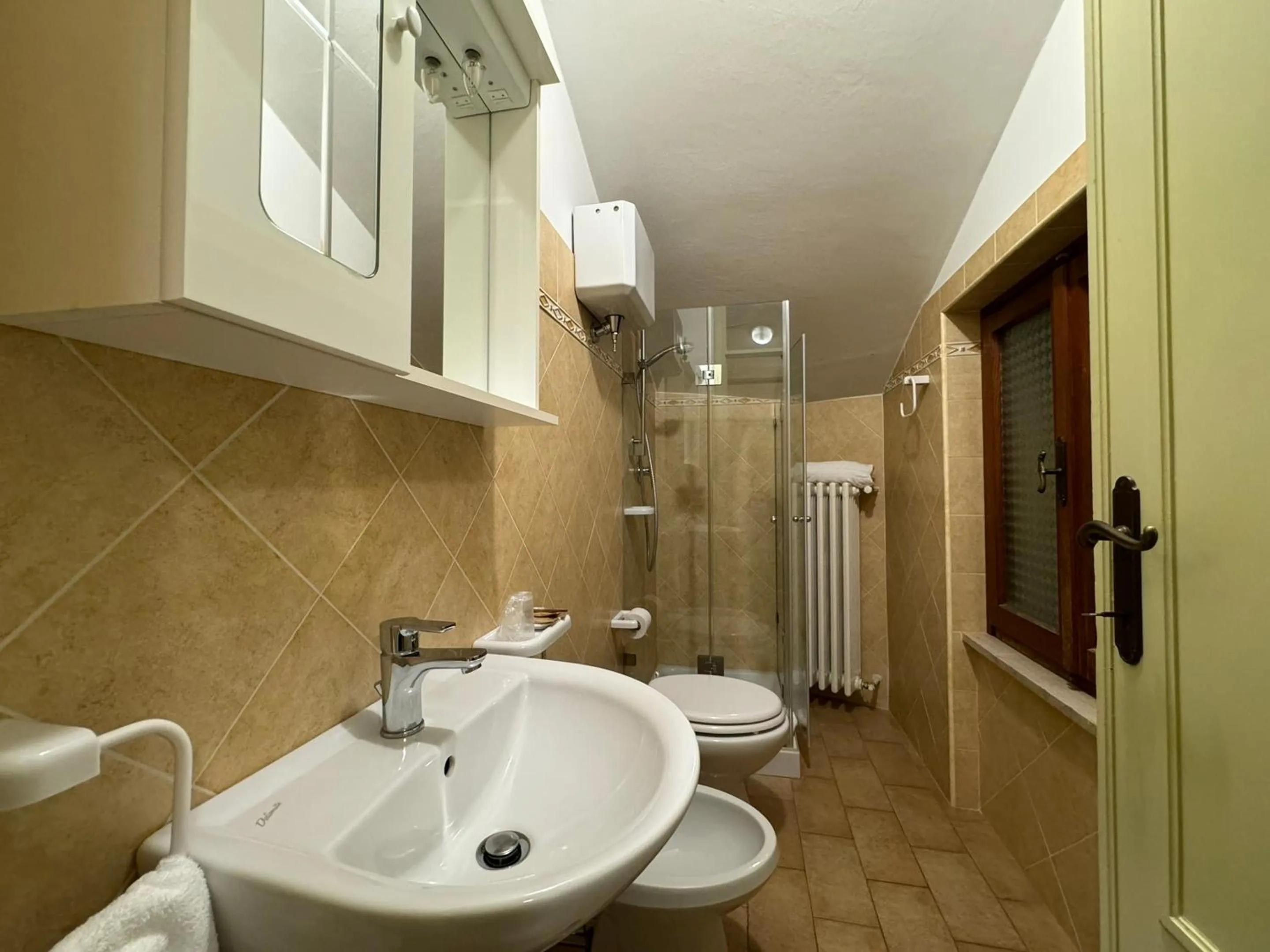 Shower in Monastero SS. Annunziata