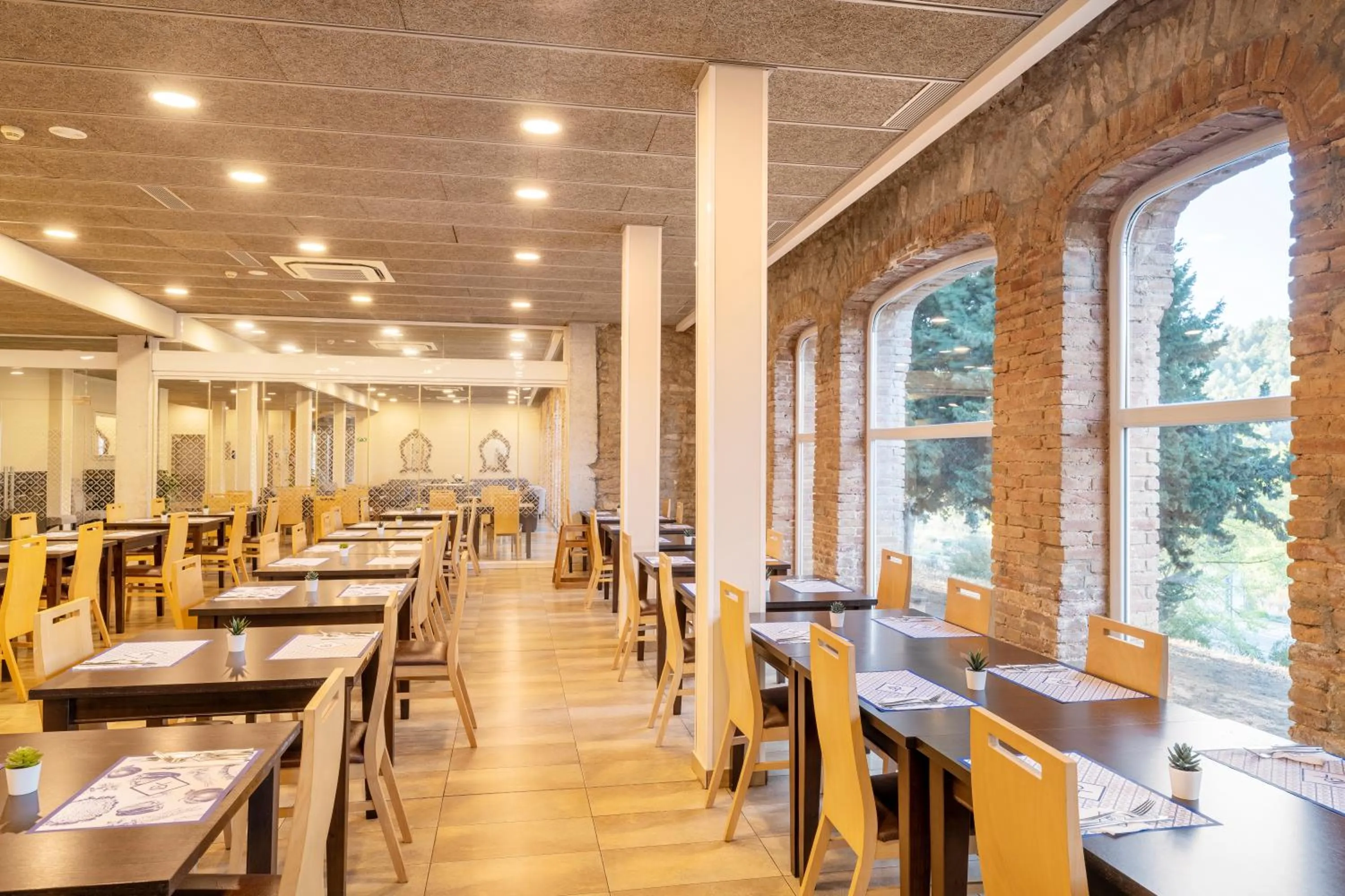 Restaurant/places to eat in Iberik Rocallaura Balneari