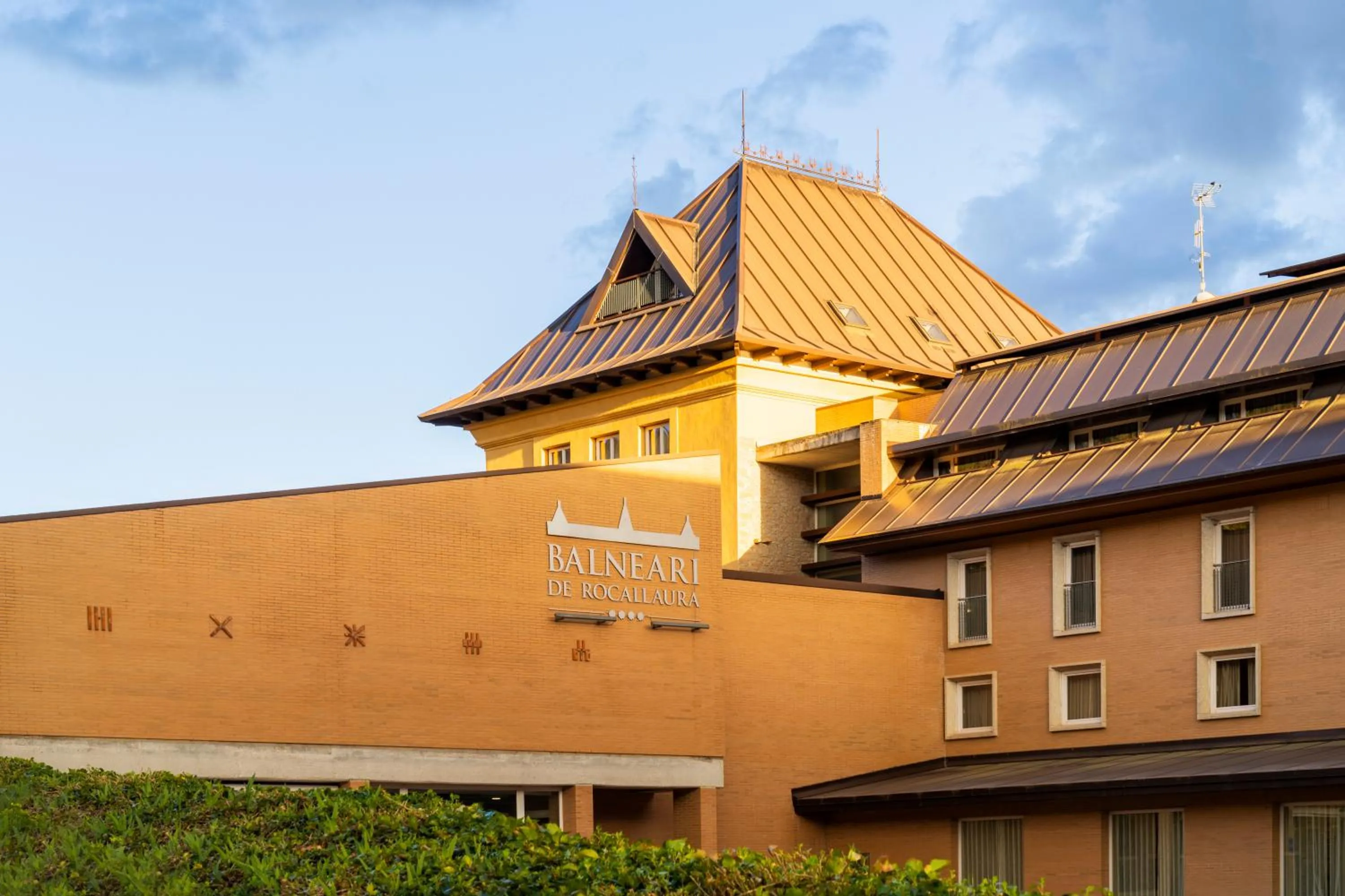 Property building in Iberik Rocallaura Balneari