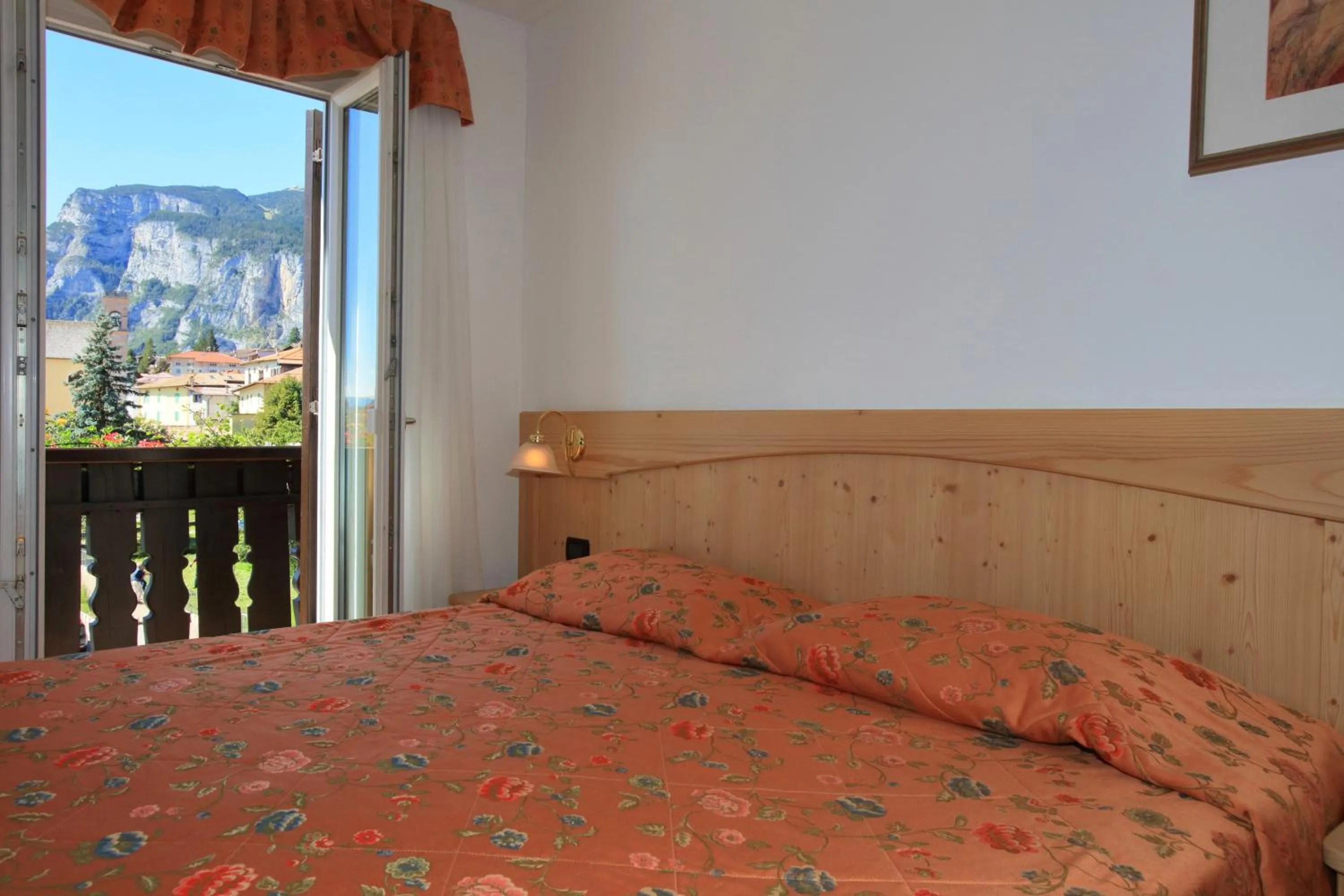View (from property/room), Bed in Hotel Stella Alpina