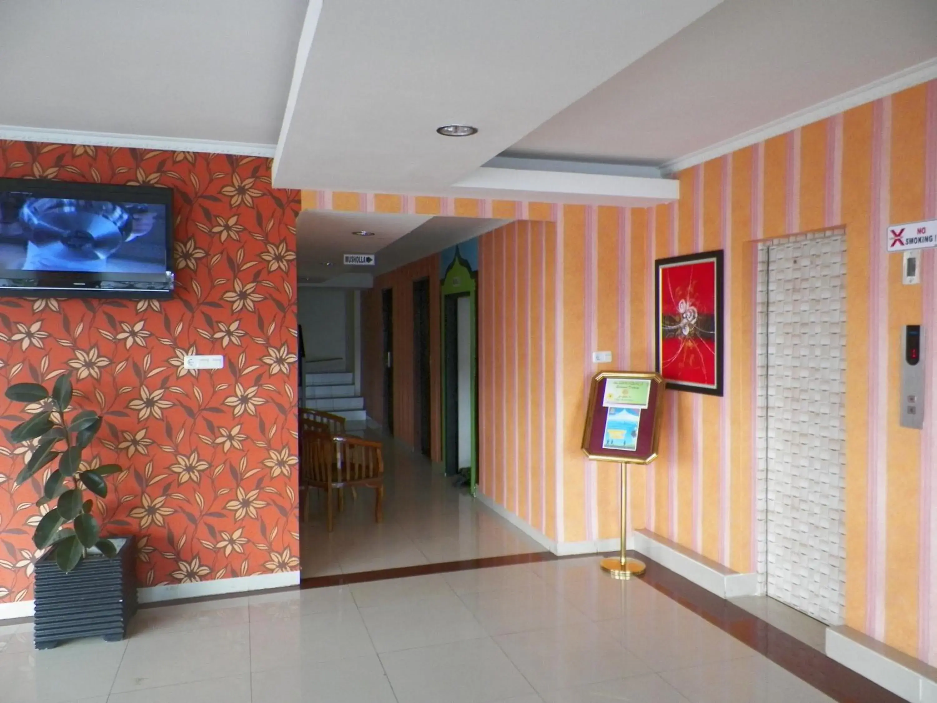 Lobby or reception in Al-Badar Hotel Syariah Makassar Lobby or reception in Al-Badar Hotel Syariah Makassar