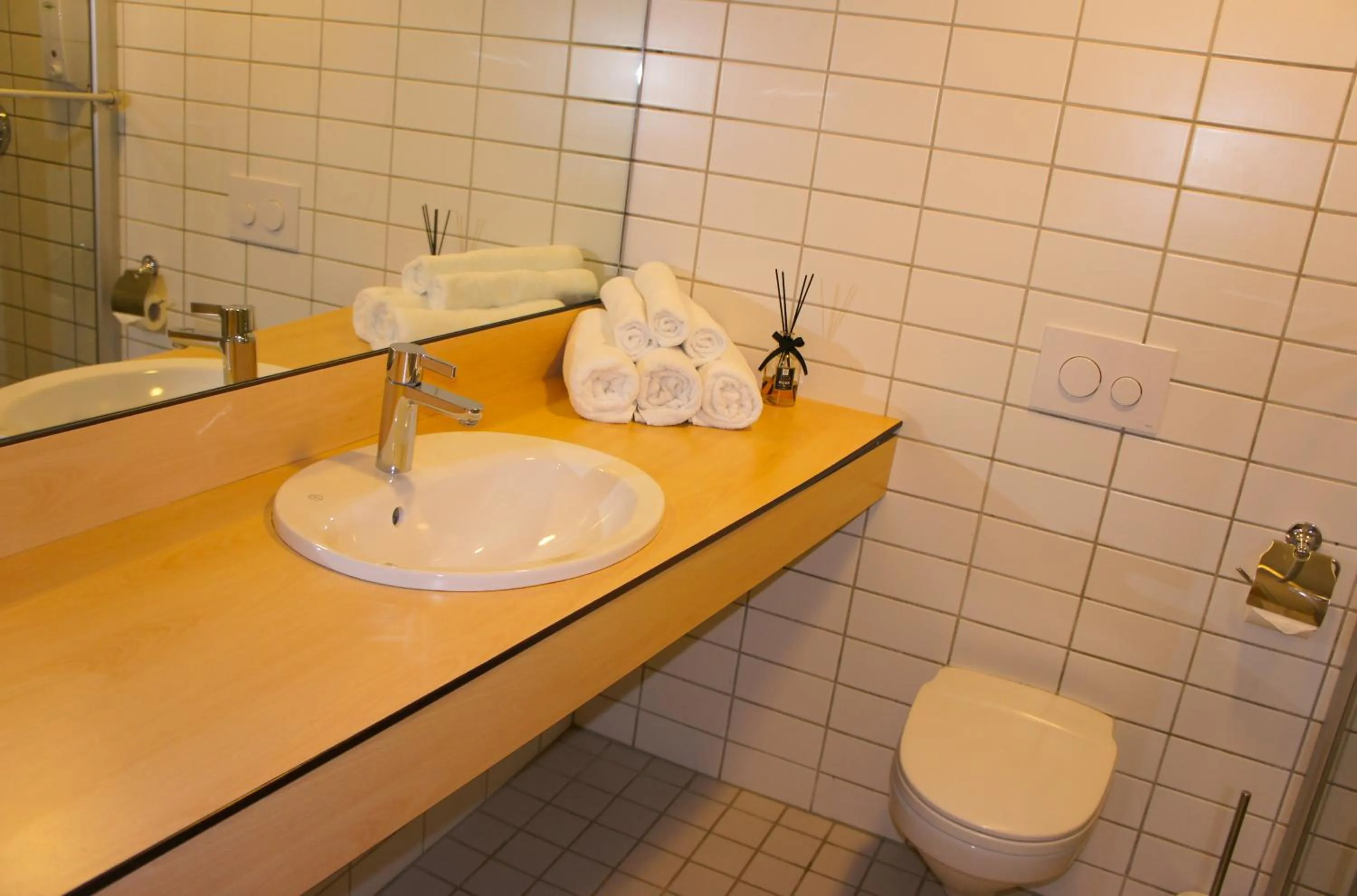 Bathroom in Zaliasis slenis - Self check-in hotel - Free parking