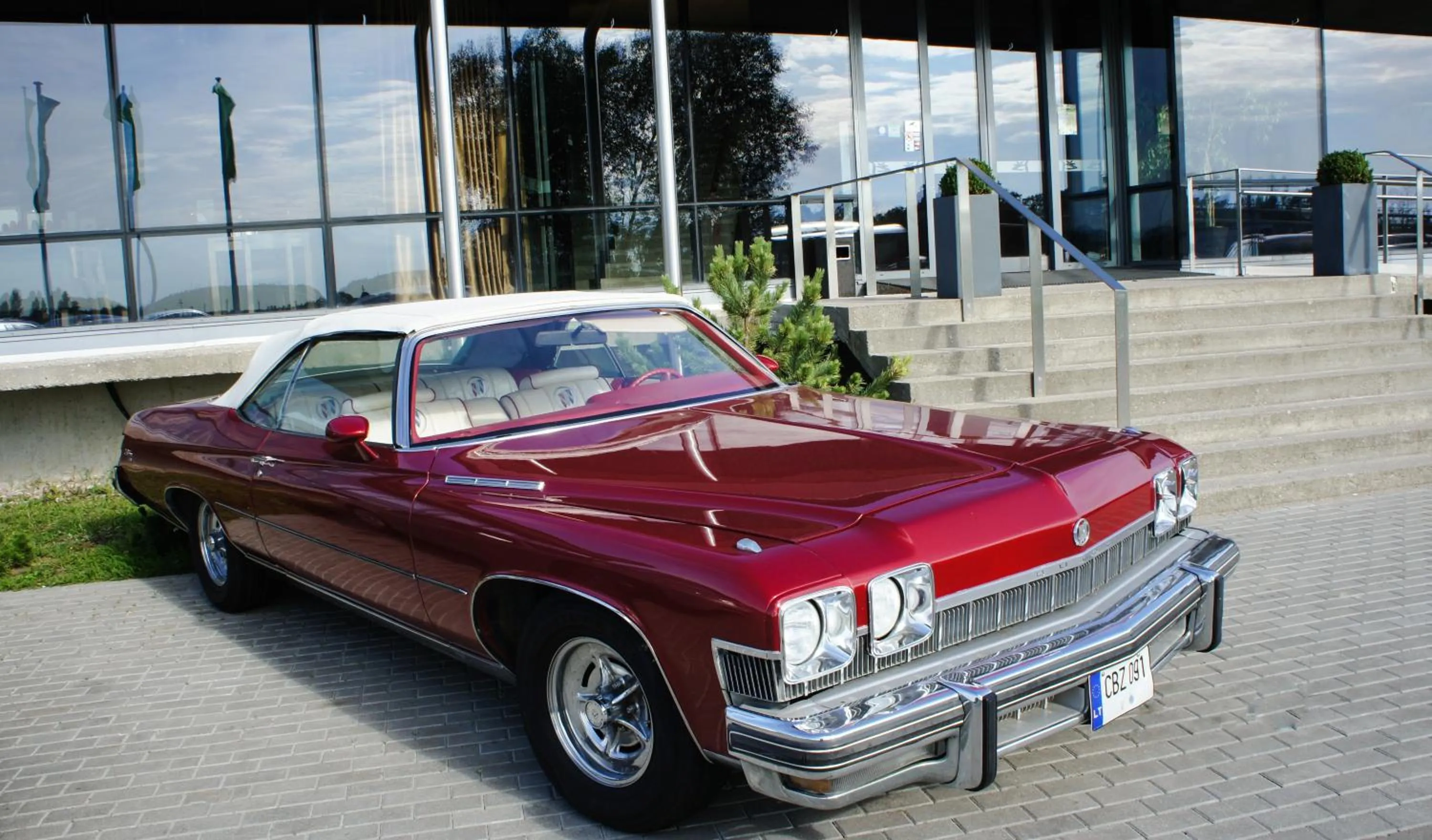 Facade/entrance in Zaliasis slenis - Self check-in hotel - Free parking