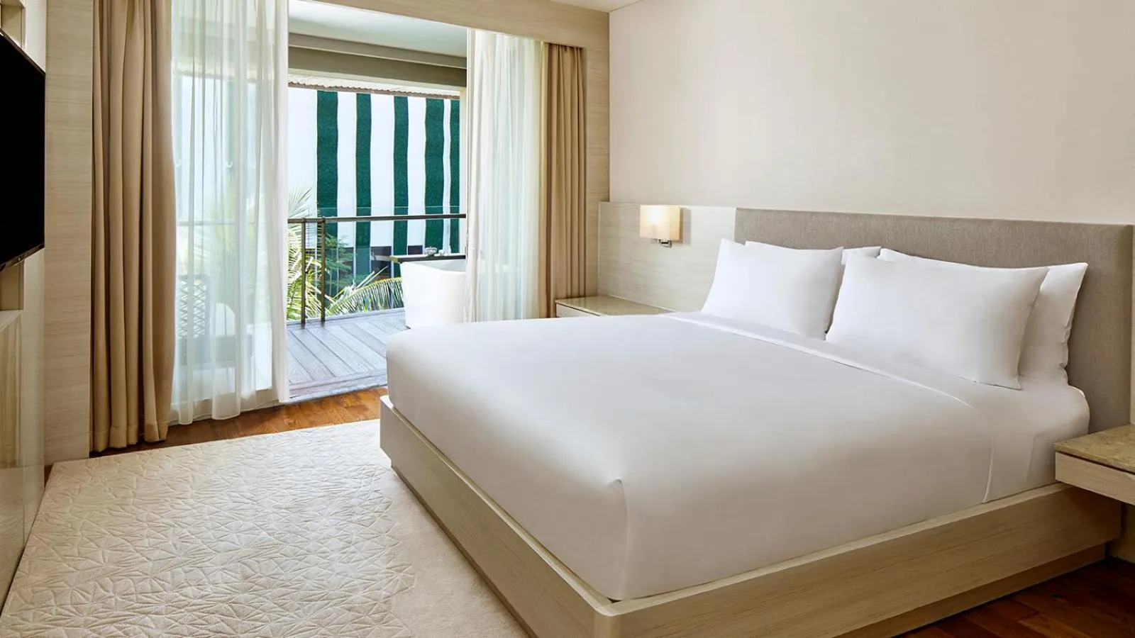 Bedroom, Bed in The Stones Hotel - Legian Bali