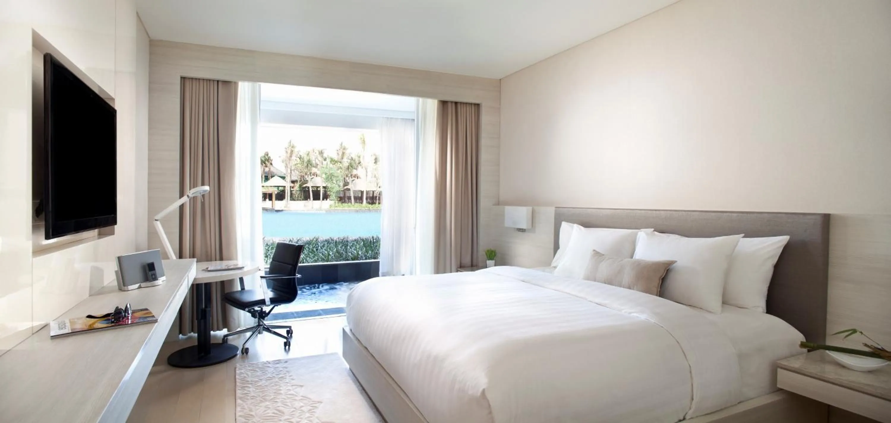 Bed in The Stones Hotel - Legian Bali