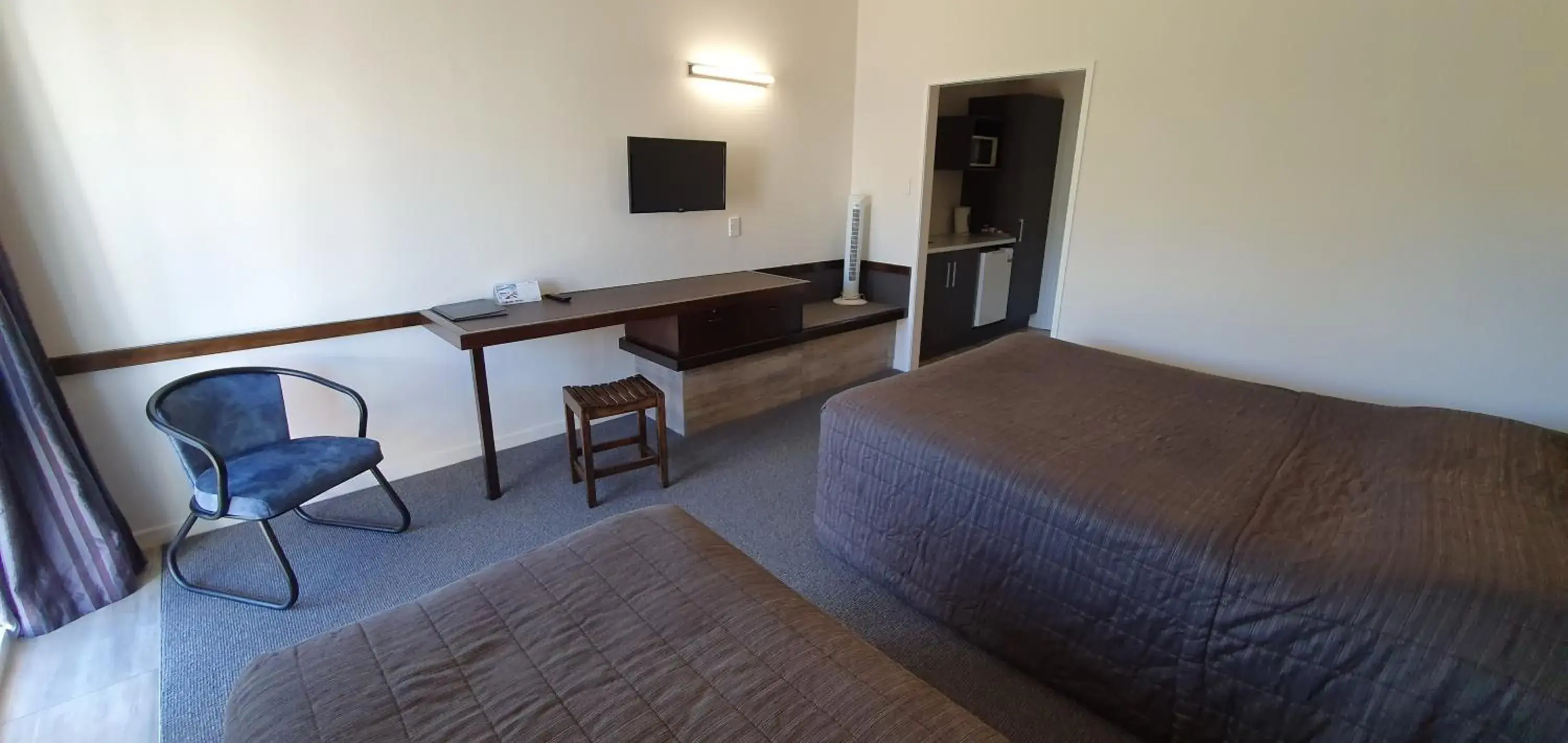 Photo of the whole room, Bed in The Furlong Photo of the whole room, Bed in The Furlong