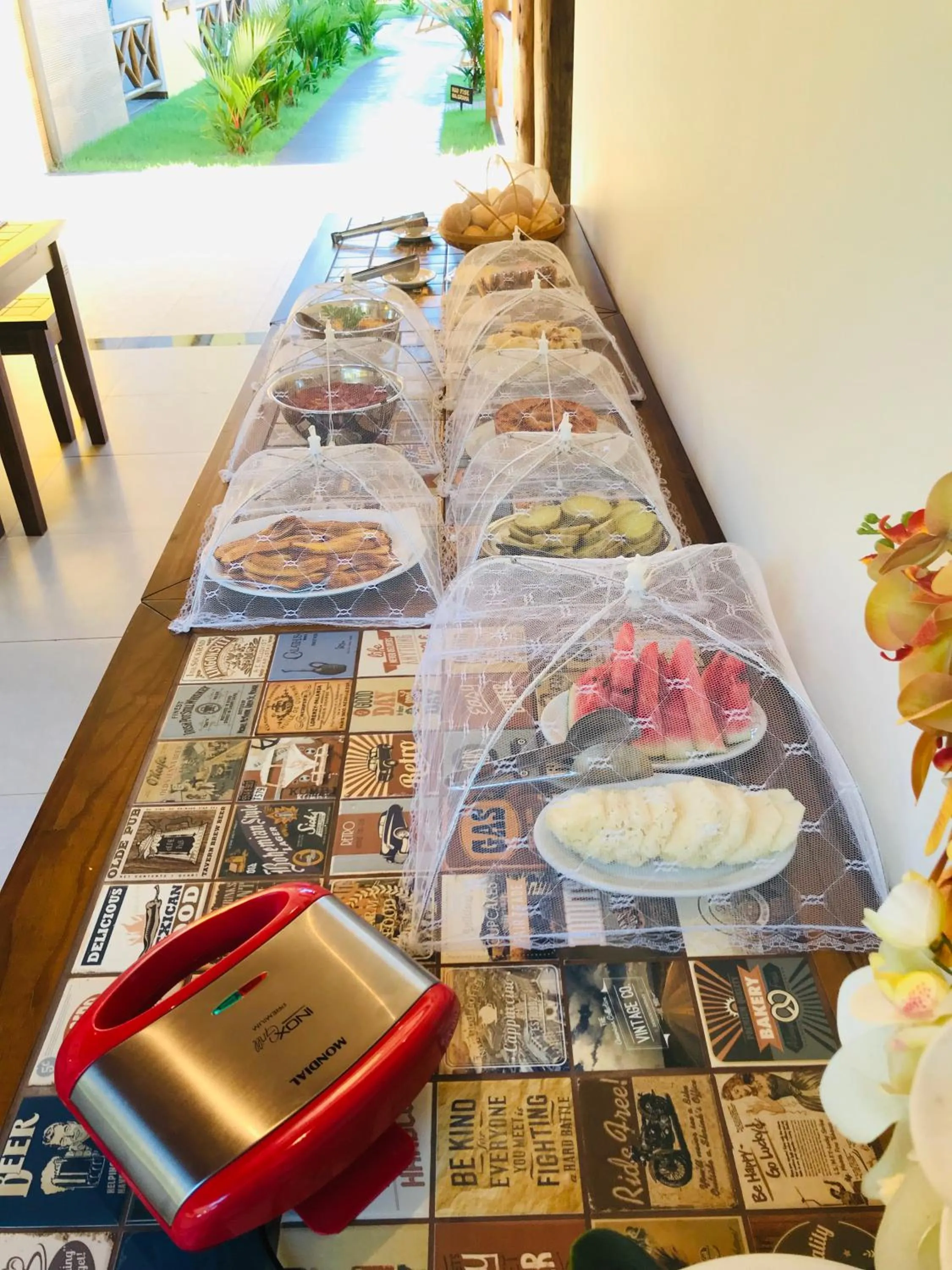 Buffet breakfast in Pousada Villa Dos Sonhos