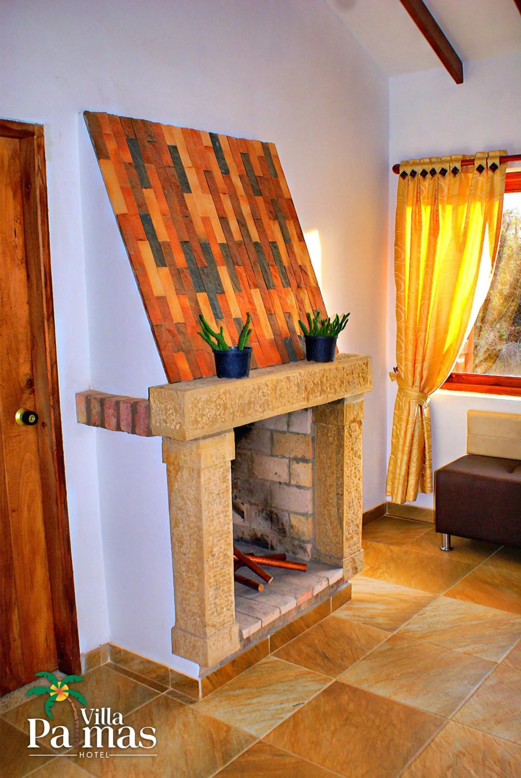 flat iron in Hotel Villa Palmas